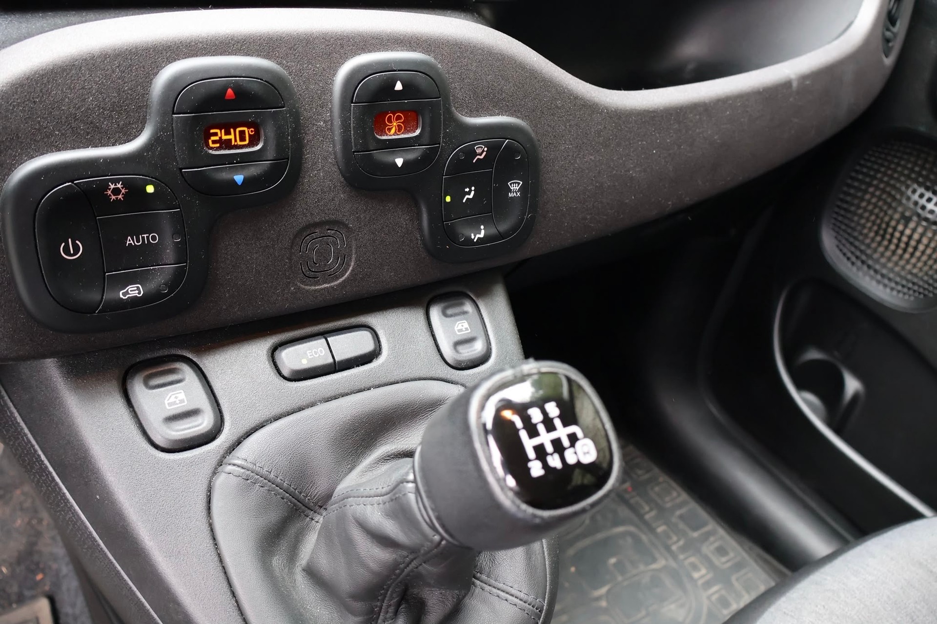 FIAT Panda 0.9 Twinair Turbo Cross 4x4-image-8