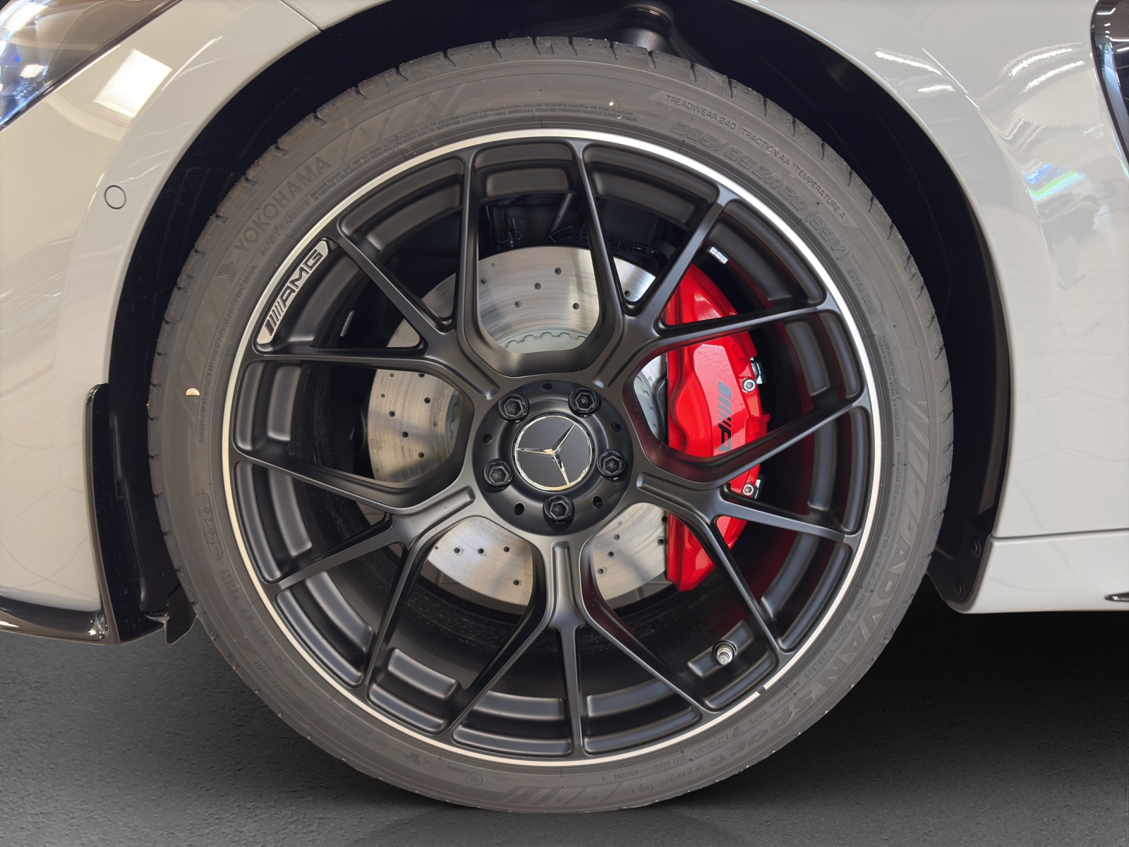 MERCEDES-BENZ AMG CLE 53 4M+ Cabriolet-image-14