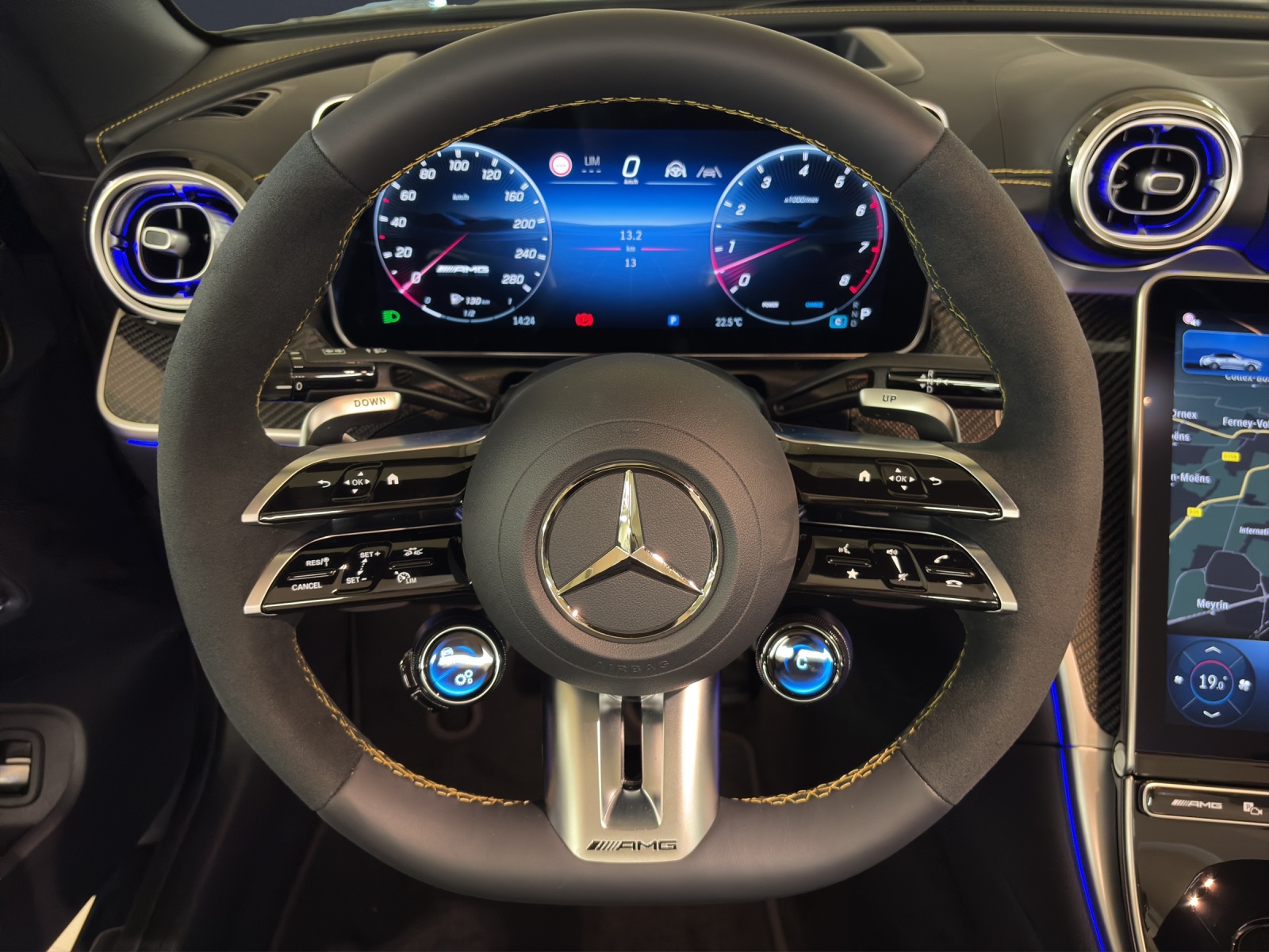 MERCEDES-BENZ AMG CLE 53 4M+ Cabriolet-image-6
