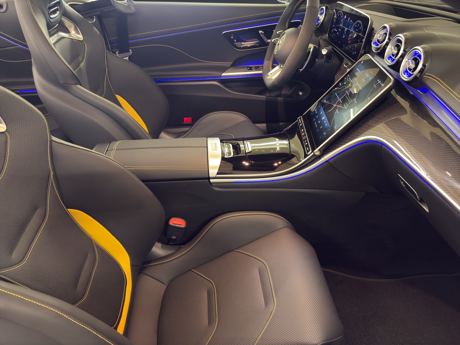 MERCEDES-BENZ AMG CLE 53 4M+ Cabriolet-image-9