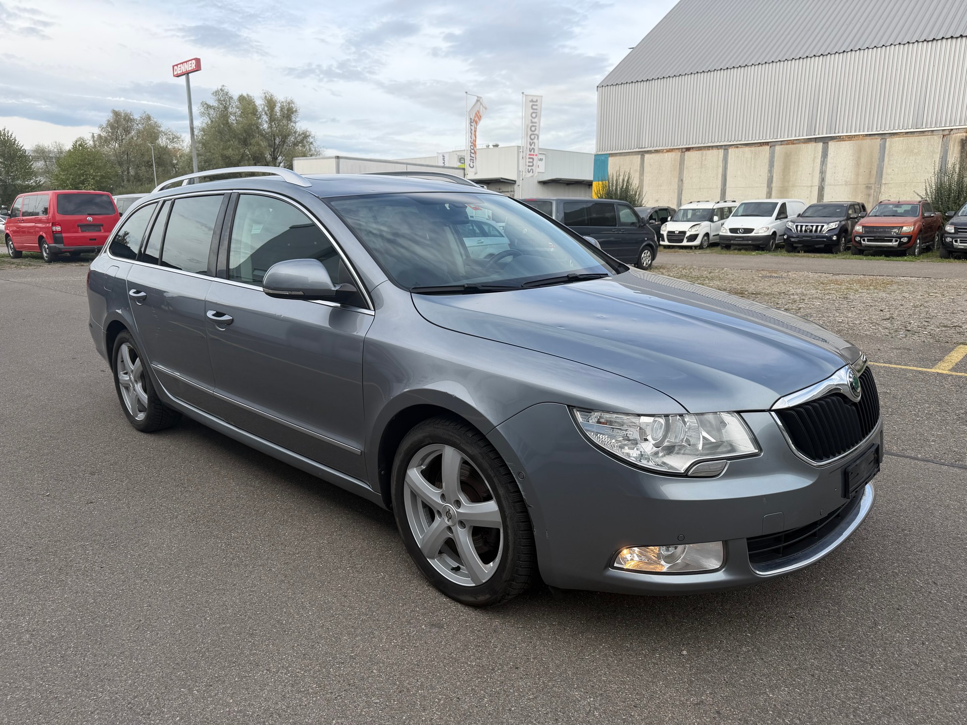 SKODA Superb Combi 1.8 TSI Elegance DSG-image-3