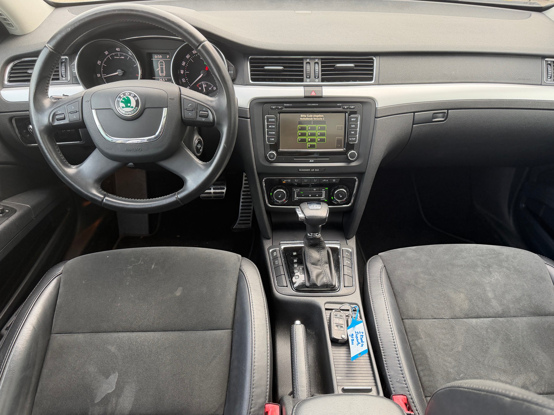 SKODA Superb Combi 1.8 TSI Elegance DSG-image-11
