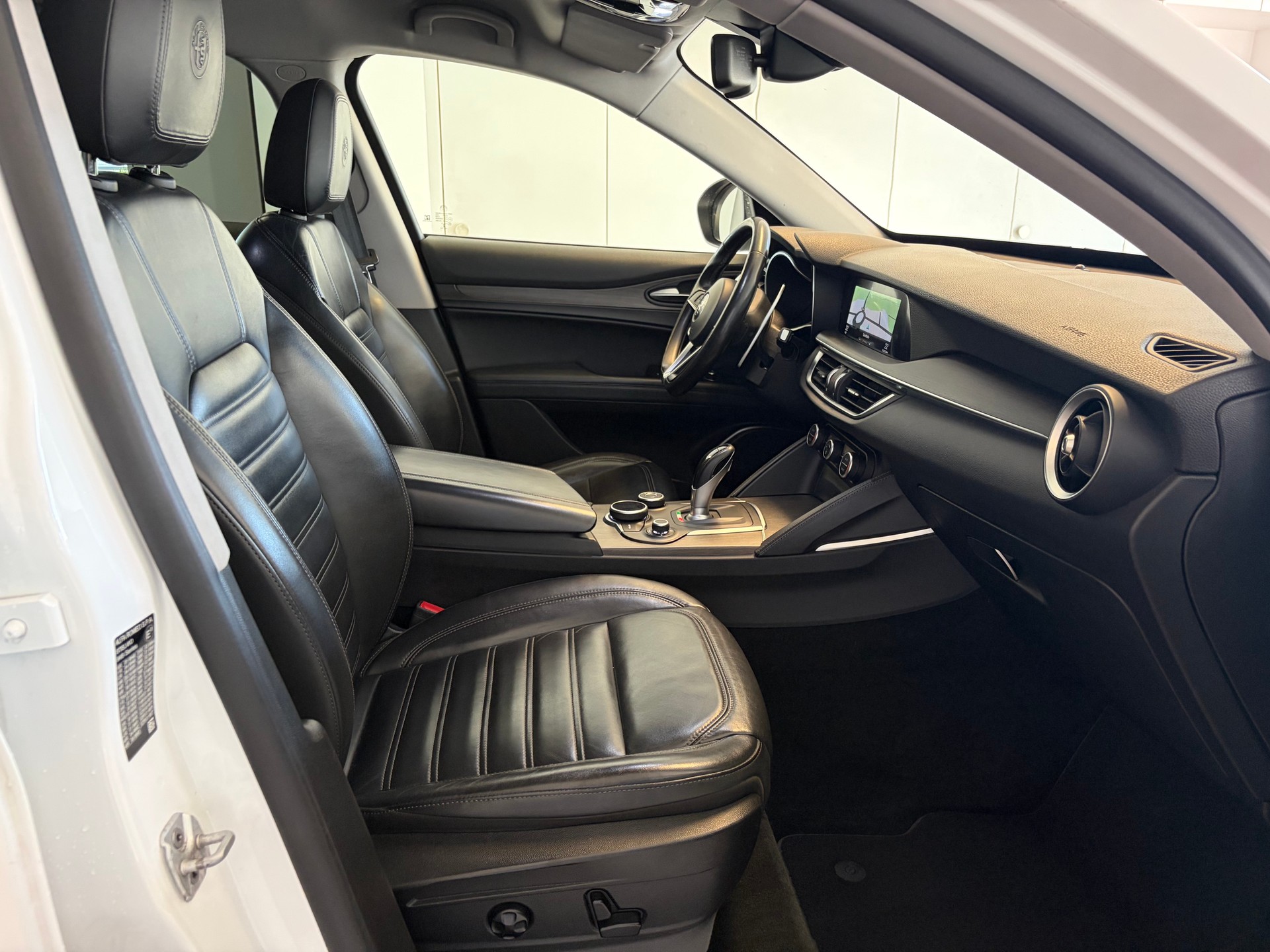 ALFA ROMEO Stelvio 2.0 First Edition Q4 Automatic-image-9