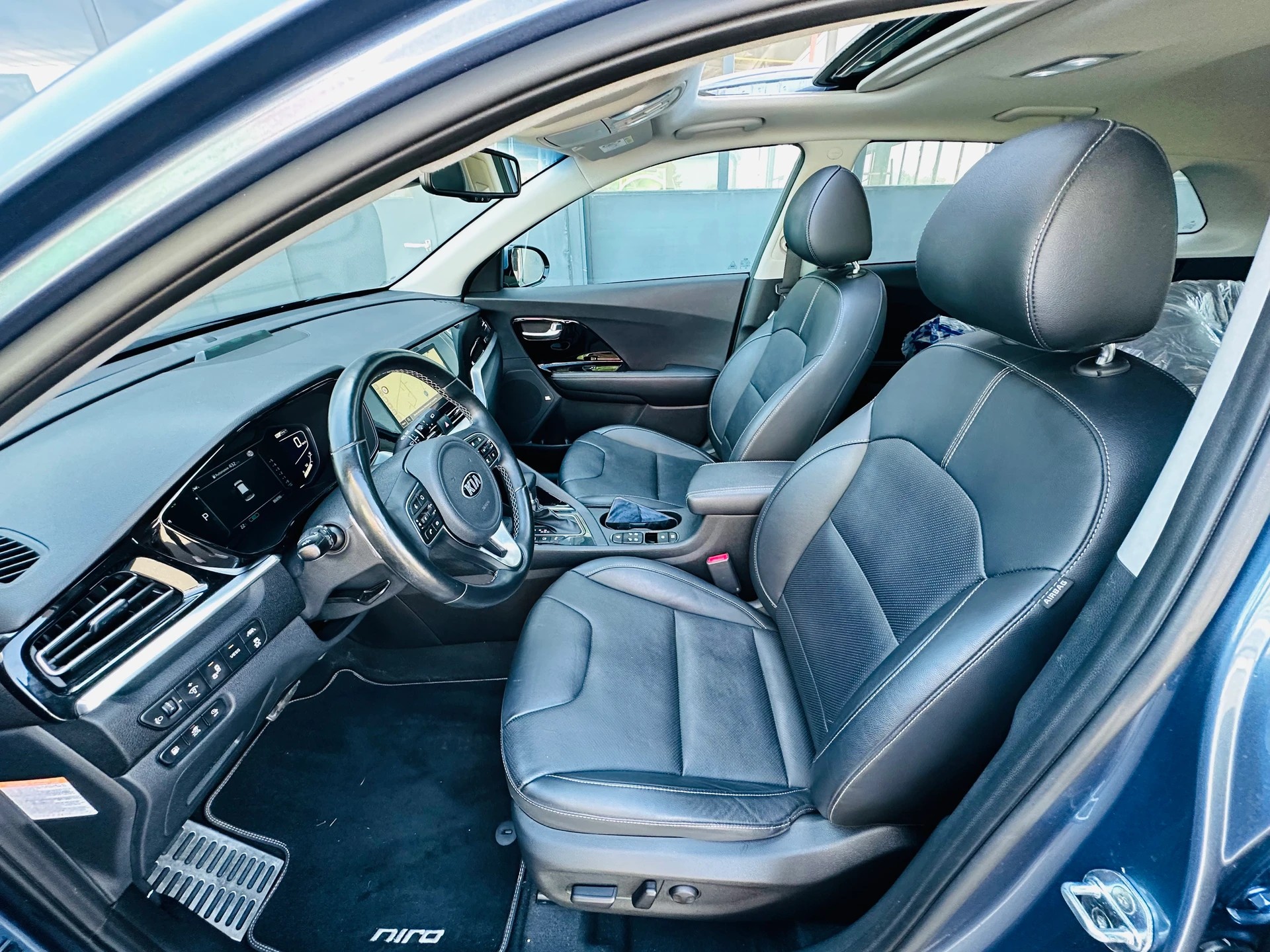 KIA Niro 1.6GDi Plug-in Hybrid Style DCT-image-12