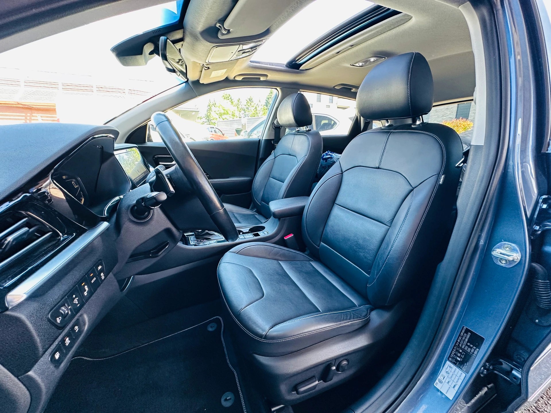 KIA Niro 1.6GDi Plug-in Hybrid Style DCT-image-16