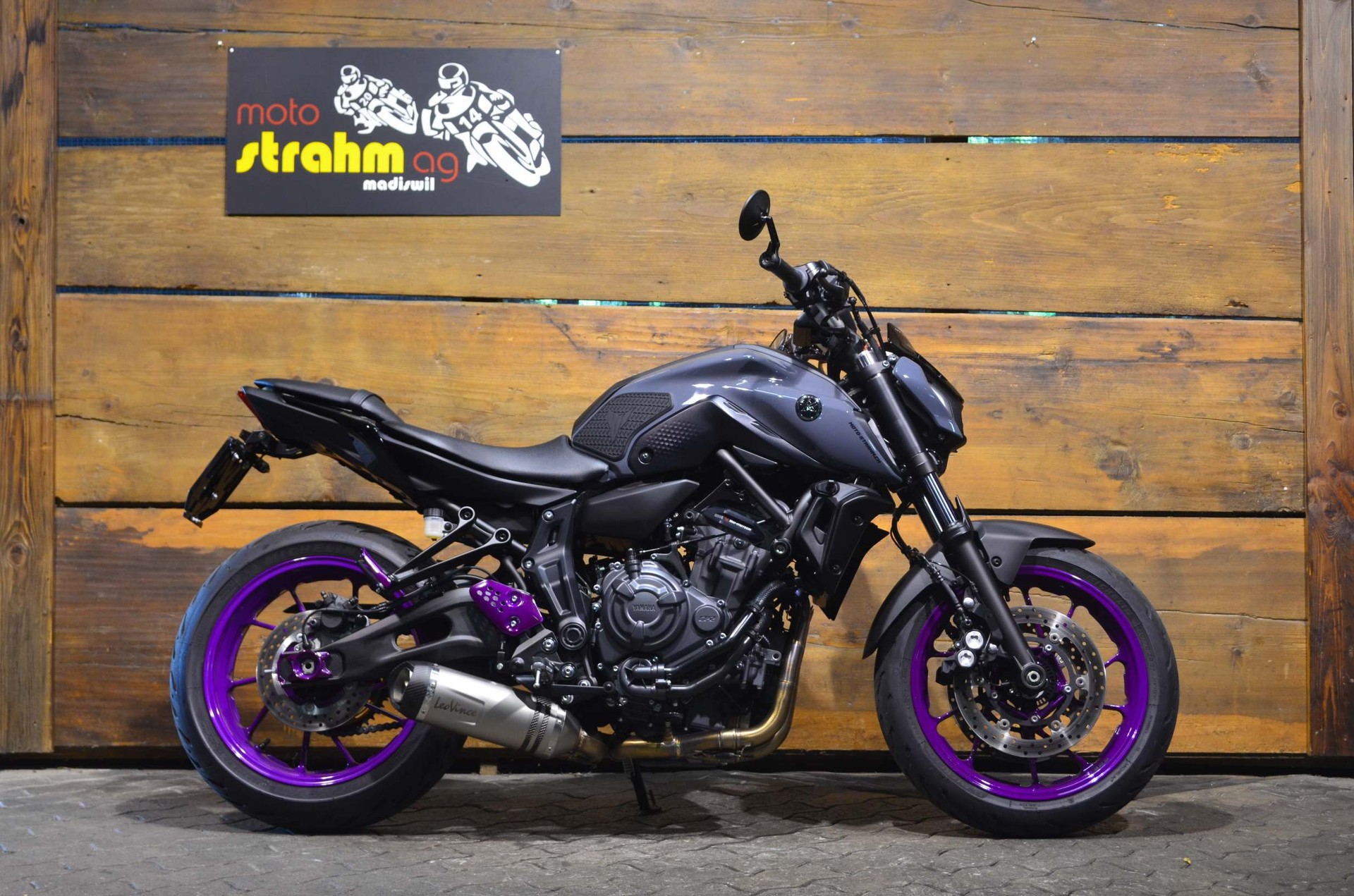 YAMAHA MT-07 ABS-showroom-element-1