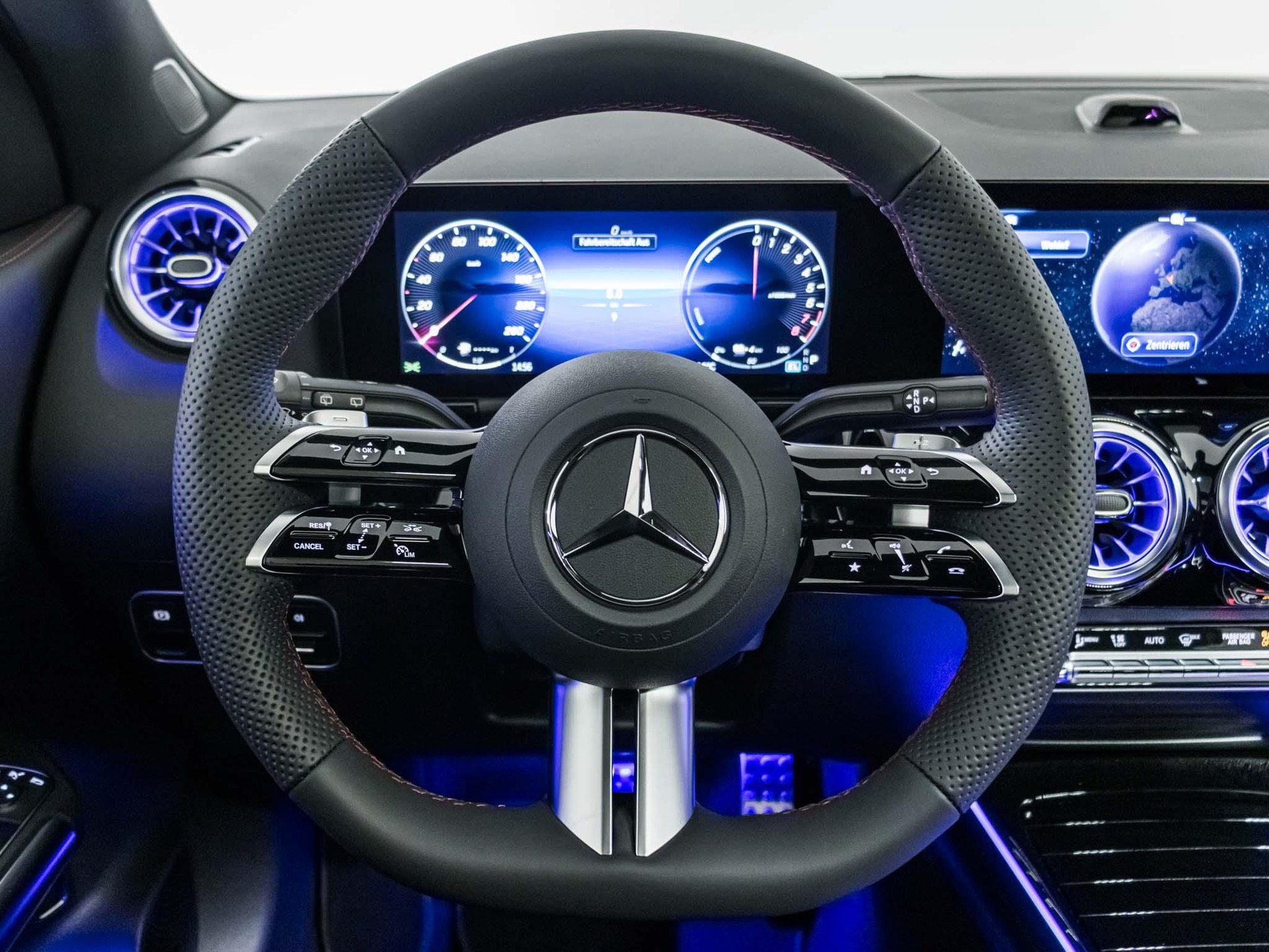 MERCEDES-BENZ GLA 250 e "EQ Star"-image-10