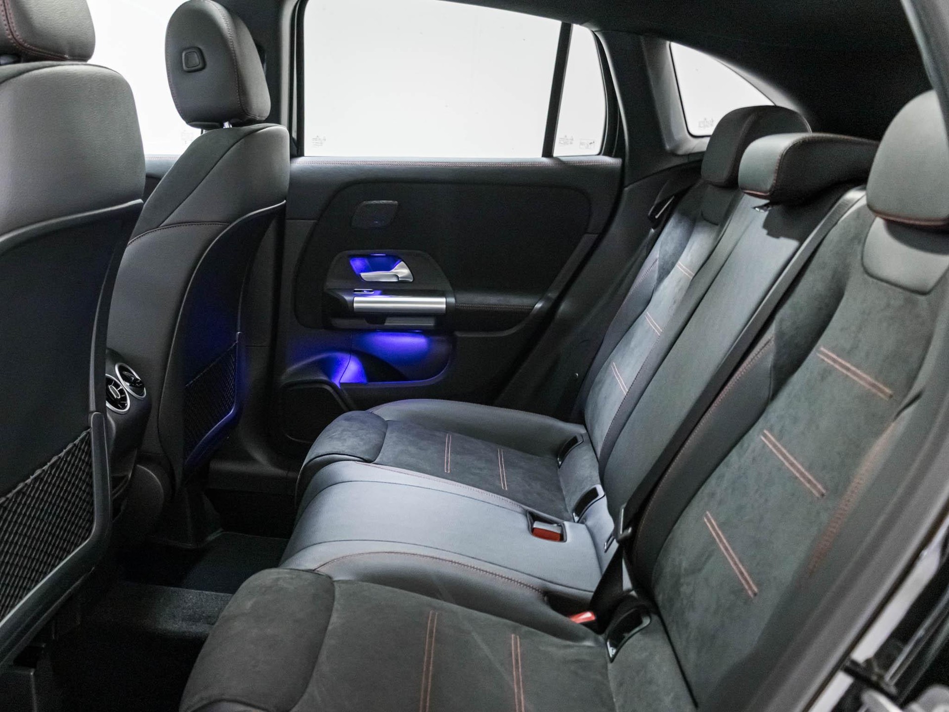 MERCEDES-BENZ GLA 250 e "EQ Star"-image-7