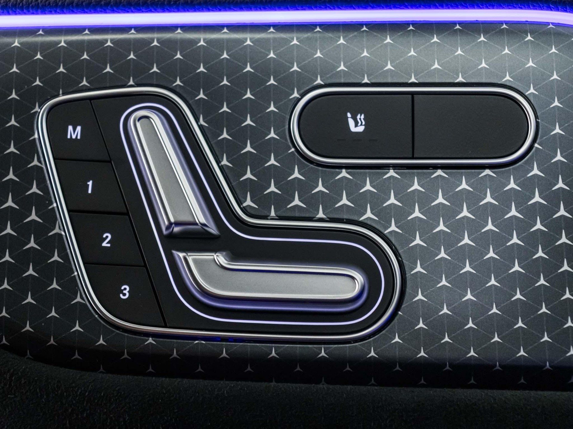 MERCEDES-BENZ GLA 250 e "EQ Star"-image-12