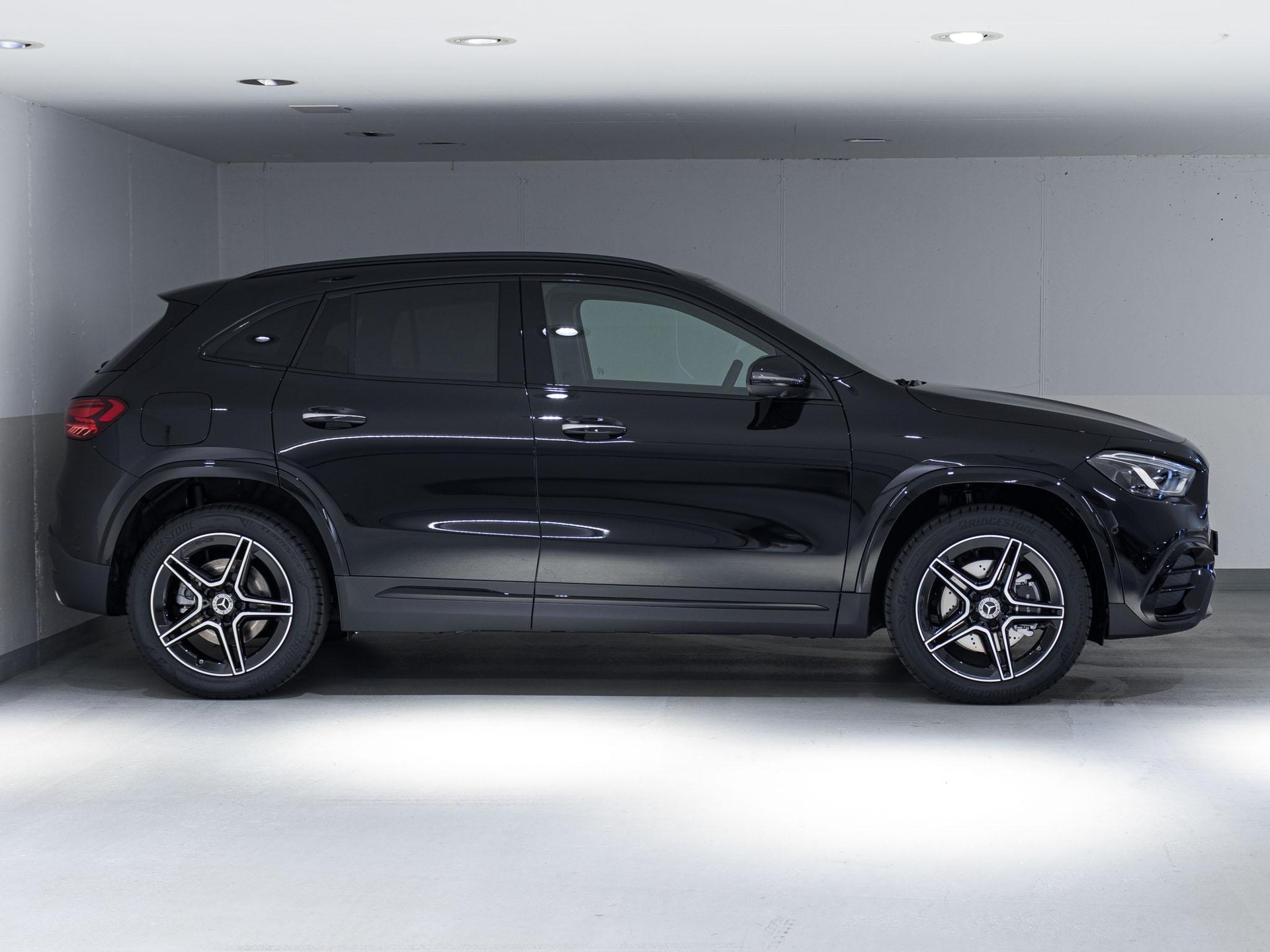 MERCEDES-BENZ GLA 250 e "EQ Star"-image-1