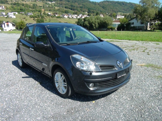 RENAULT Clio Initiale Paris 2.0 16V 138 PS