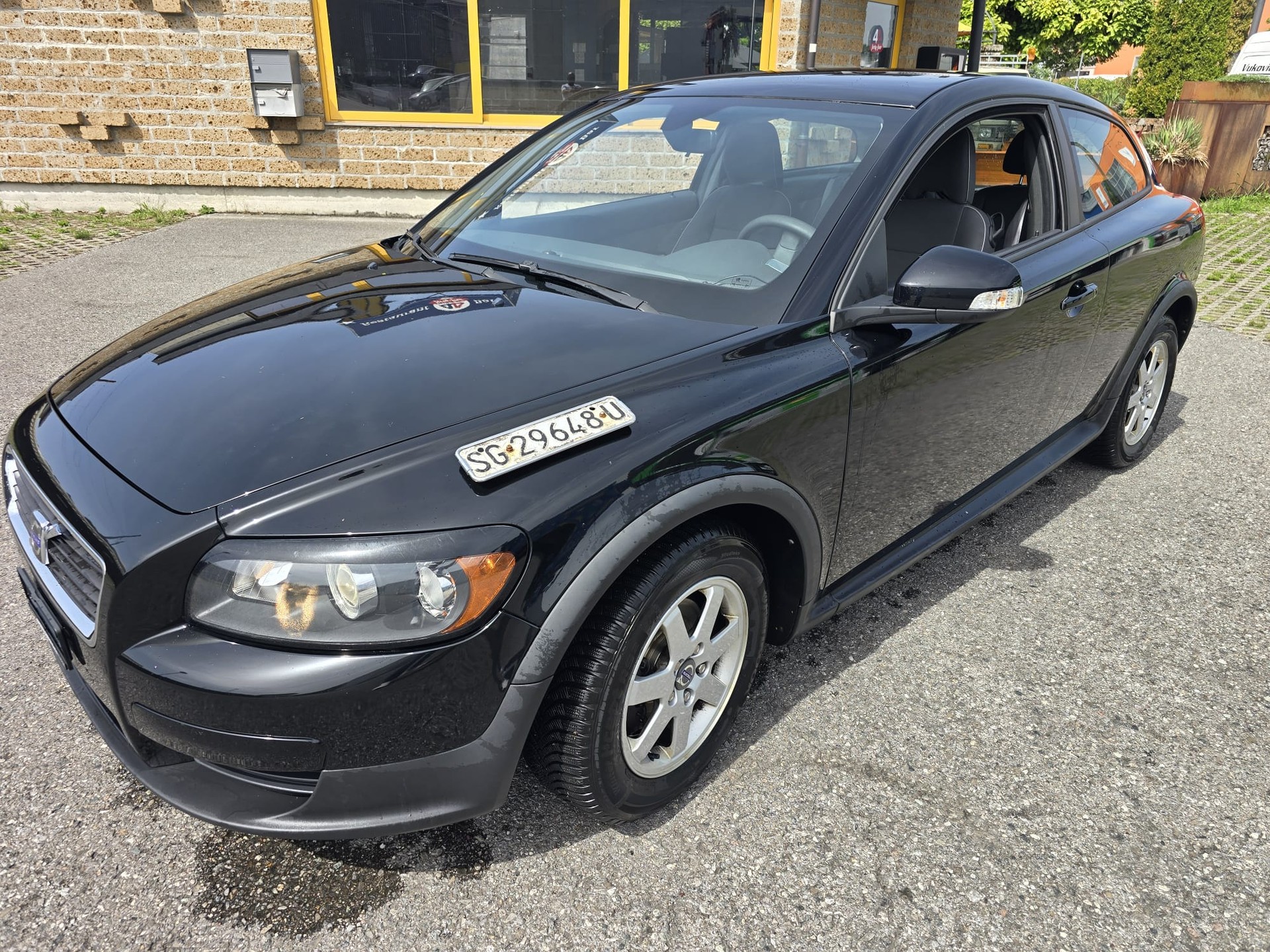 VOLVO V50 2.0D Momentum-image-1