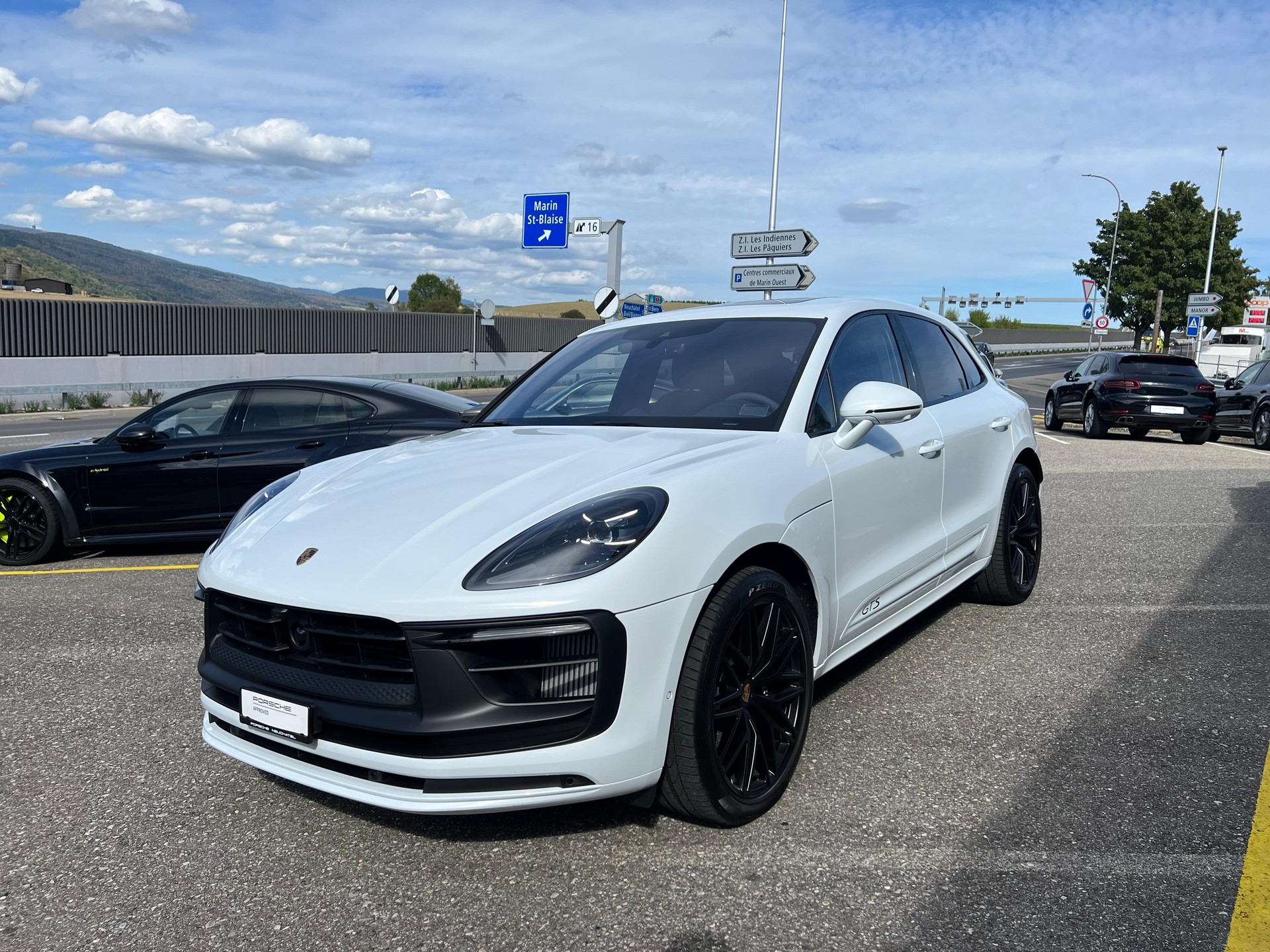 PORSCHE Macan GTS PDK-showroom-element-2