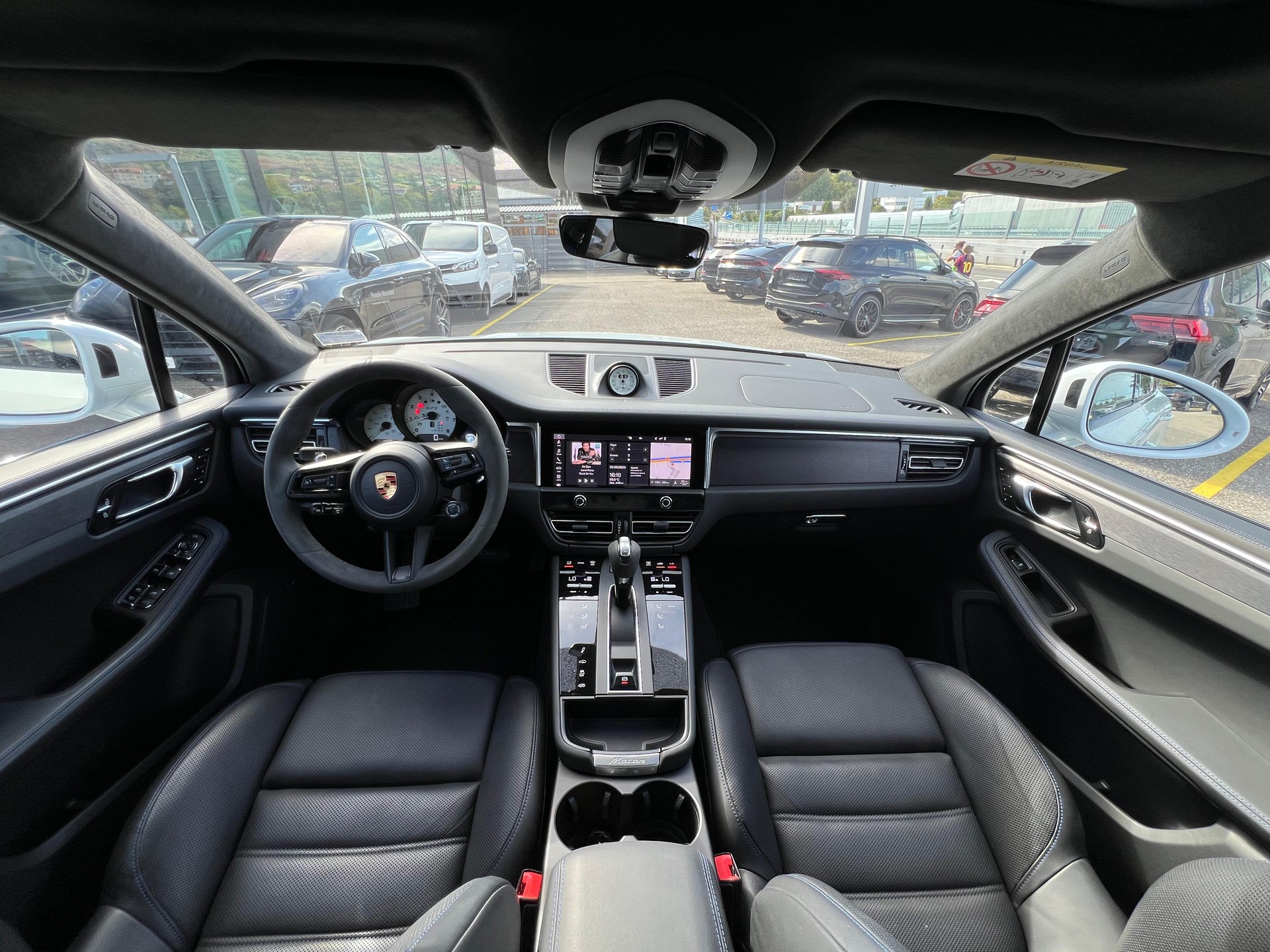 PORSCHE Macan GTS PDK-image-6