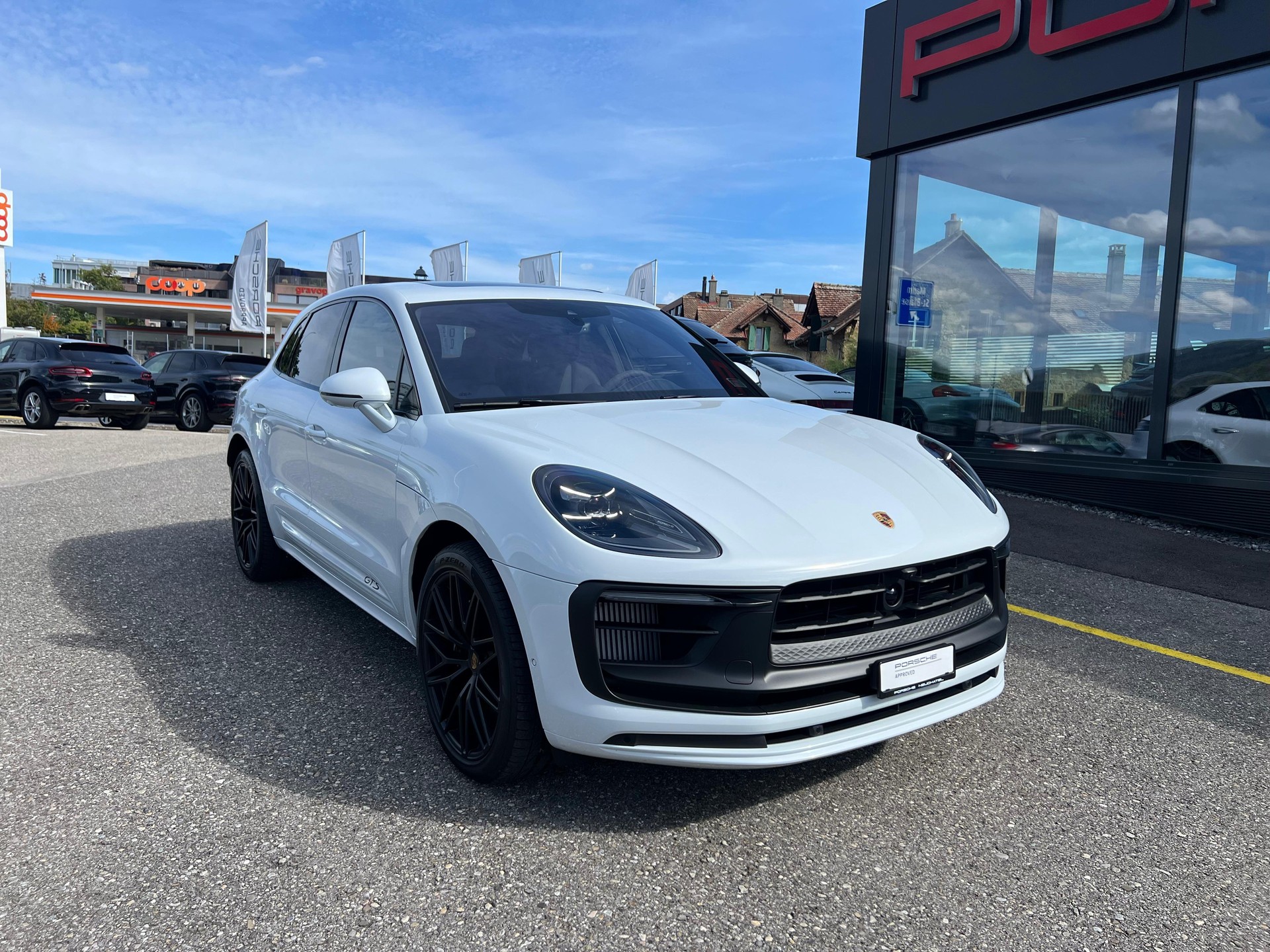 PORSCHE Macan GTS PDK-image-4