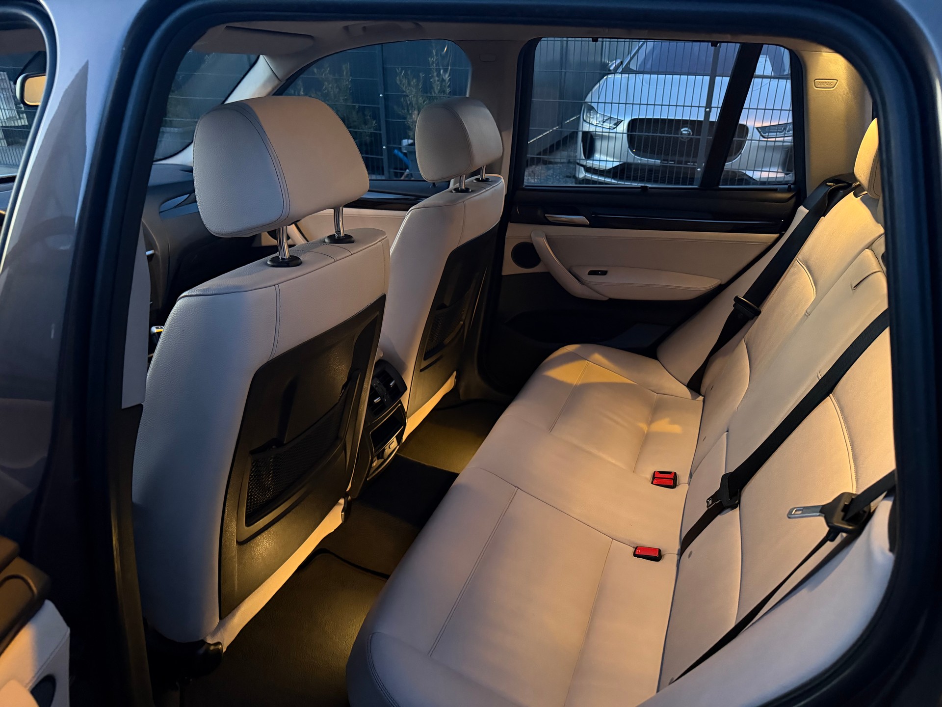 BMW X3 xDrive35i-image-12
