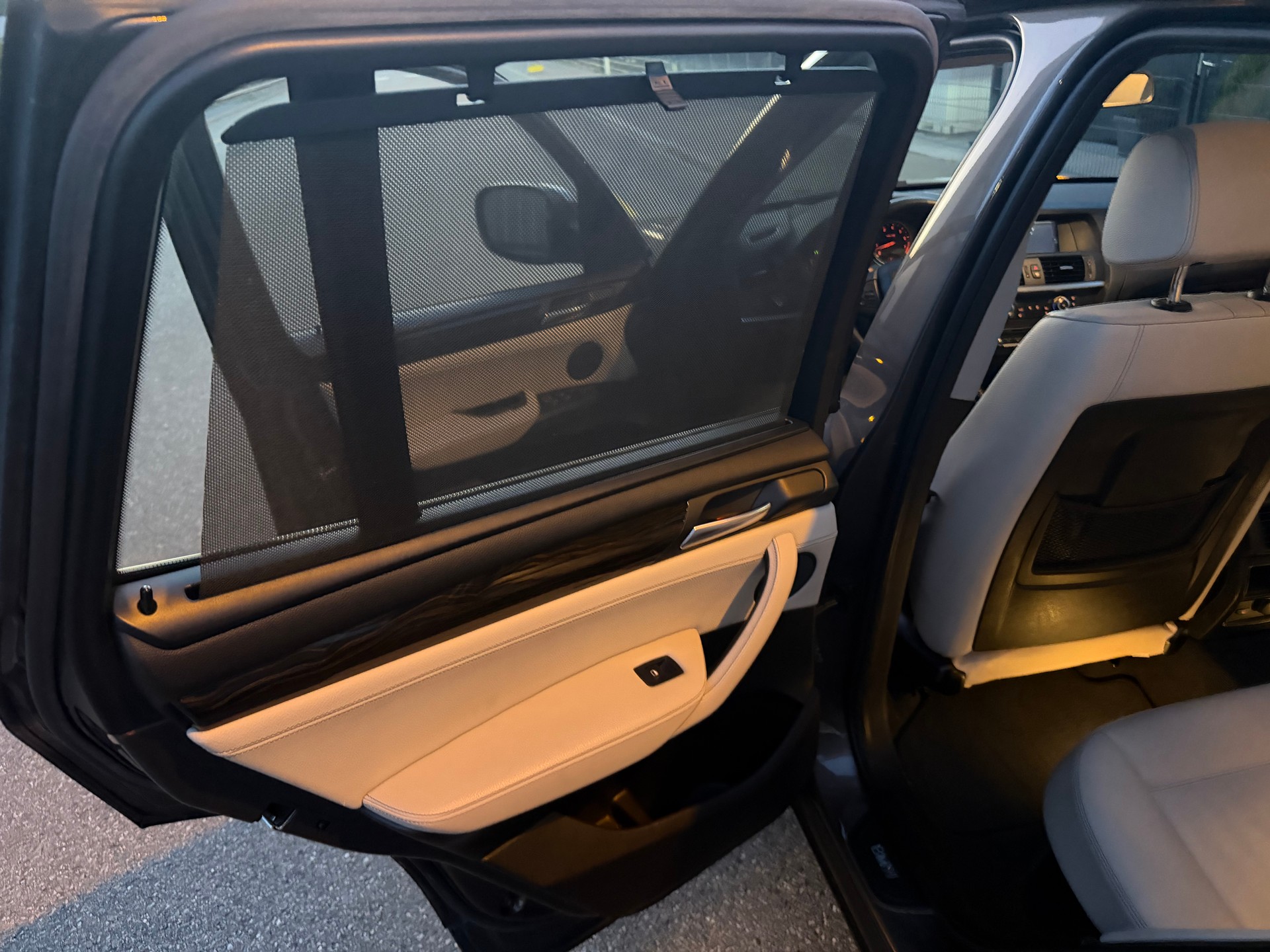 BMW X3 xDrive35i-image-11