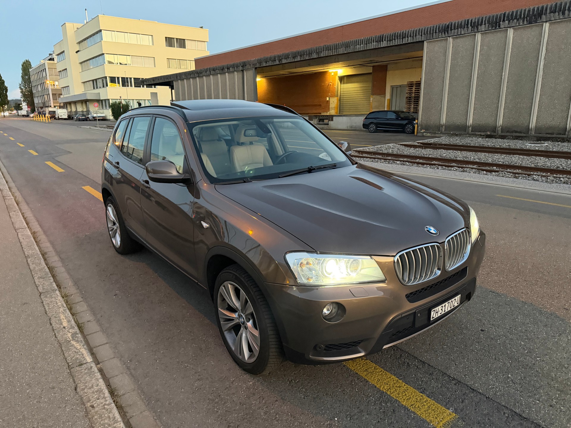 BMW X3 xDrive35i-image-2