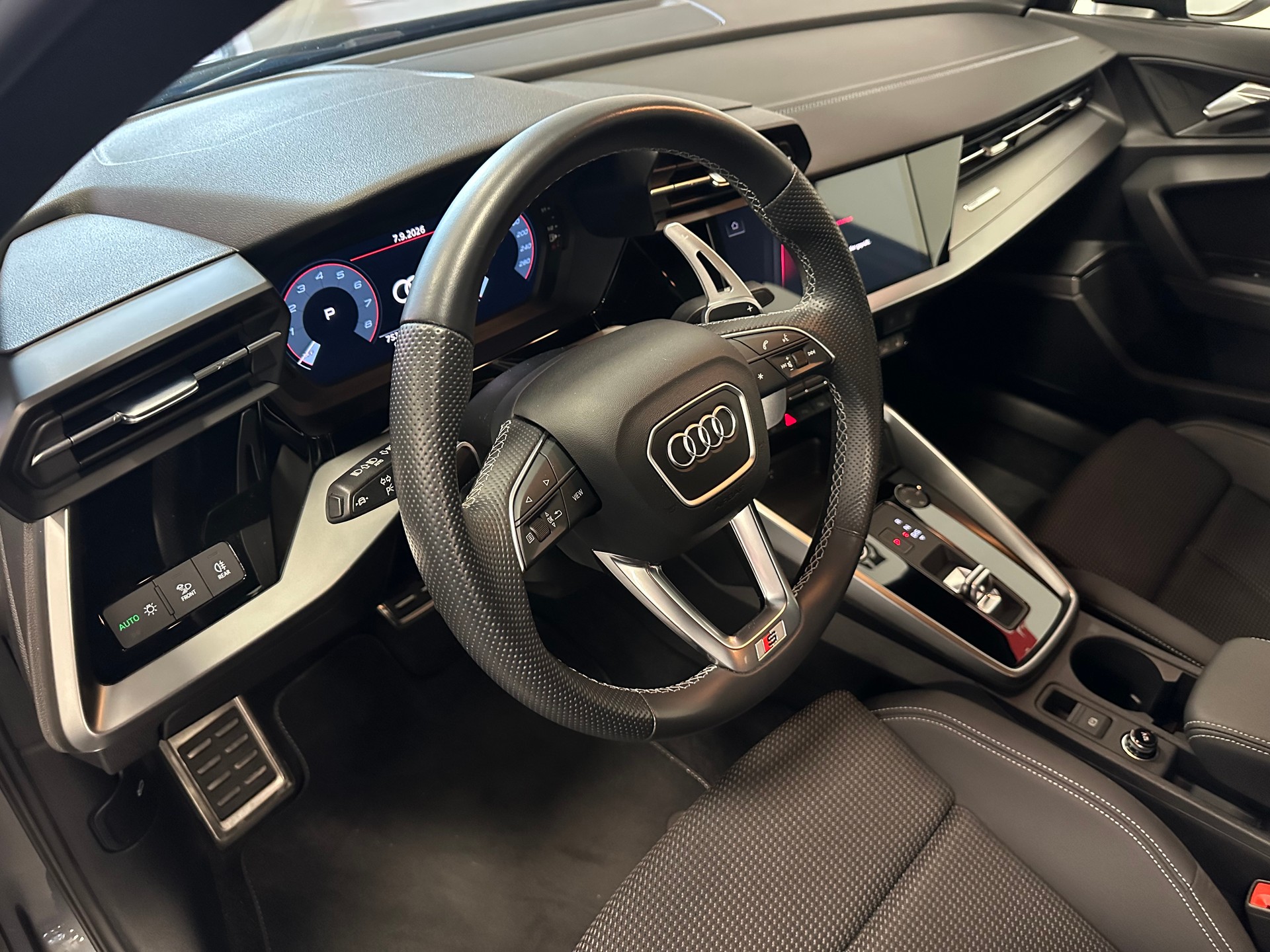 AUDI A3 Limousine 35 TFSI S-Line Attraction S-tronic-image-11