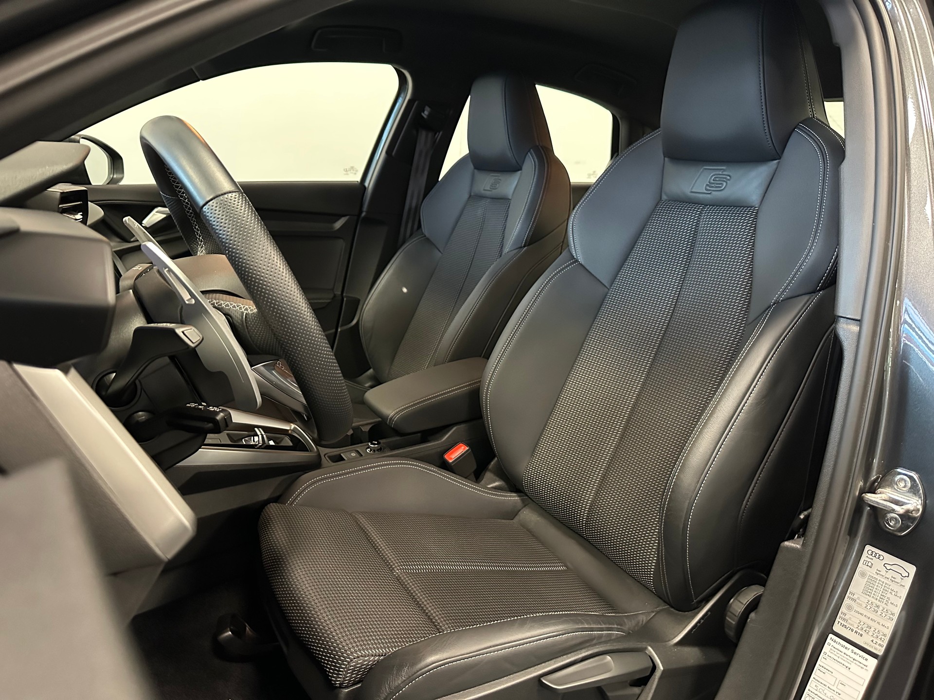 AUDI A3 Limousine 35 TFSI S-Line Attraction S-tronic-image-13