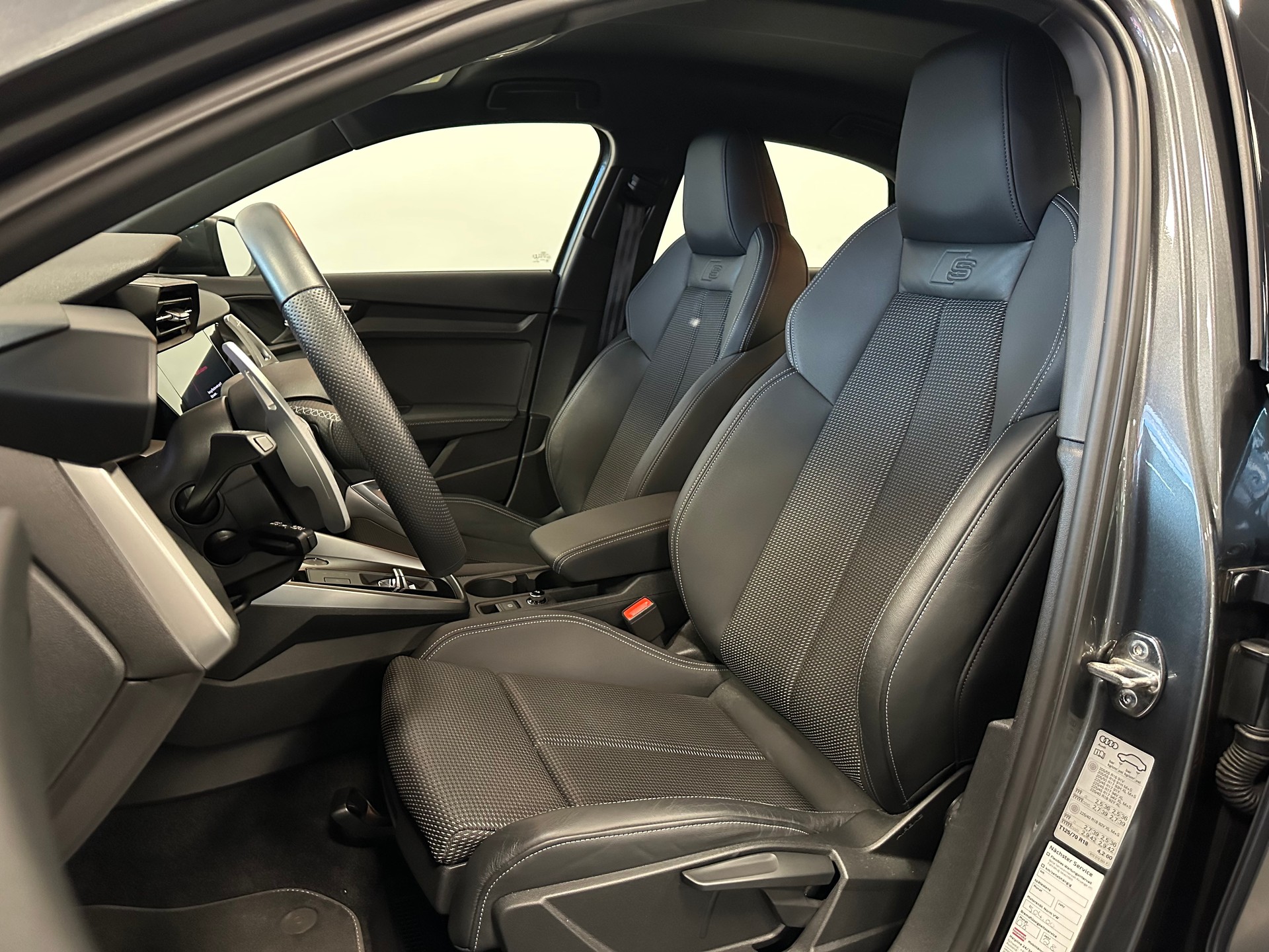 AUDI A3 Limousine 35 TFSI S-Line Attraction S-tronic-image-12