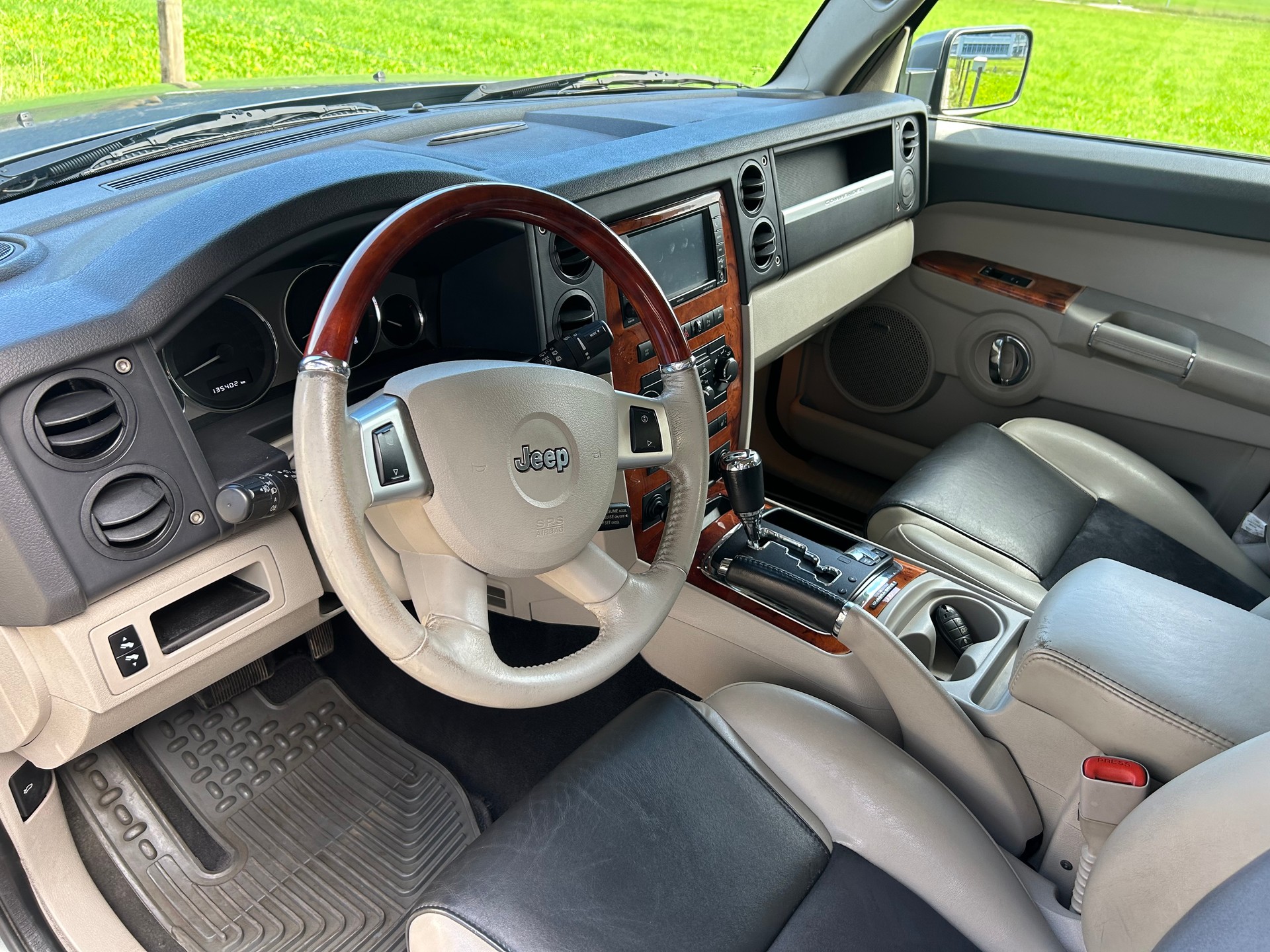 JEEP Commander 3.0 CRD Overland Automatic-image-10