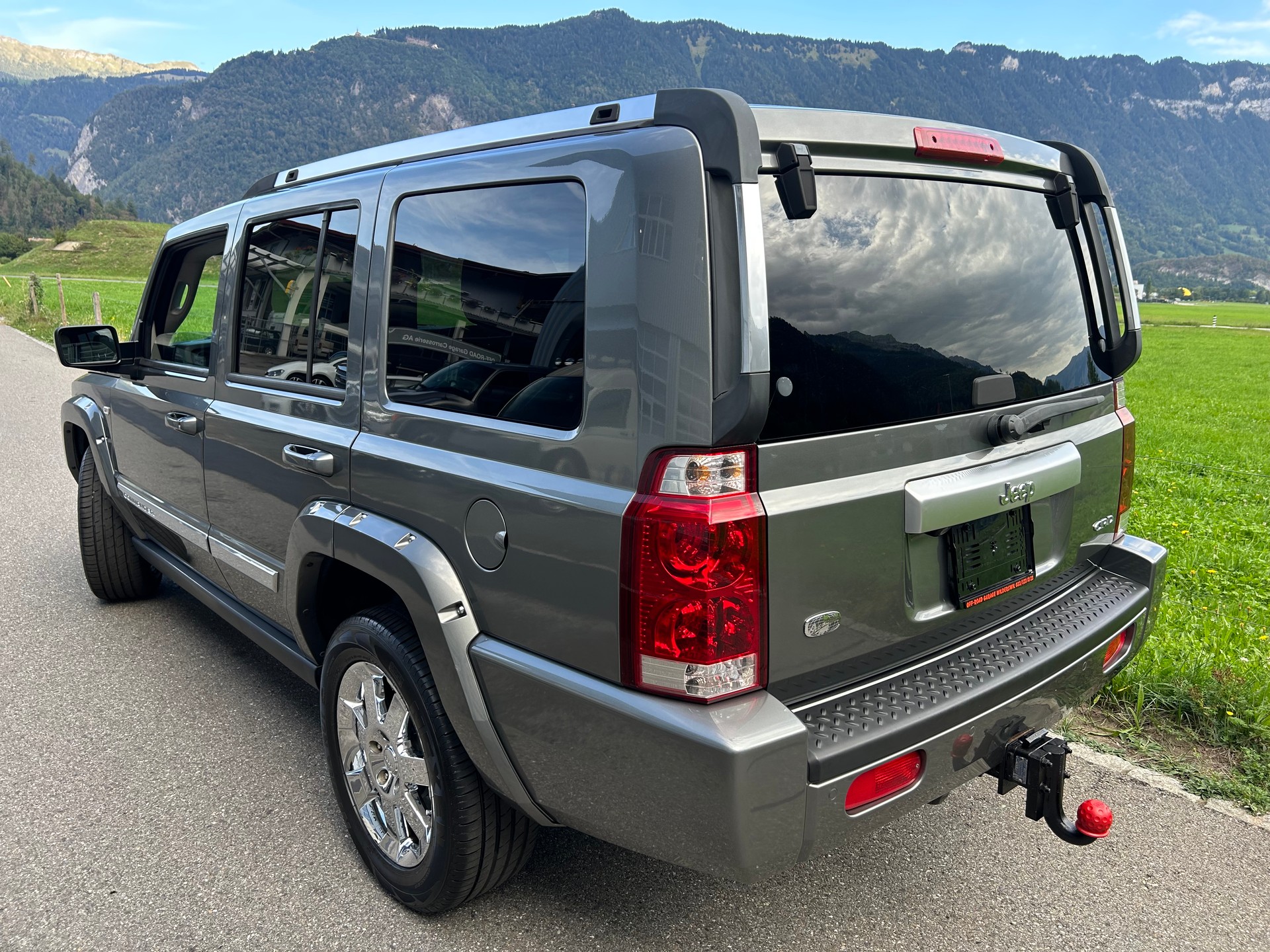 JEEP Commander 3.0 CRD Overland Automatic-image-4