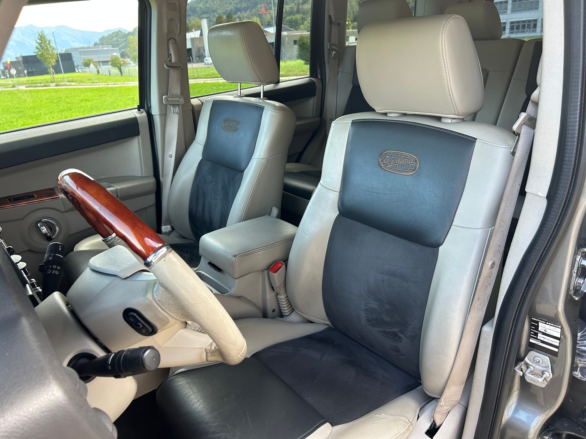 JEEP Commander 3.0 CRD Overland Automatic-image-11
