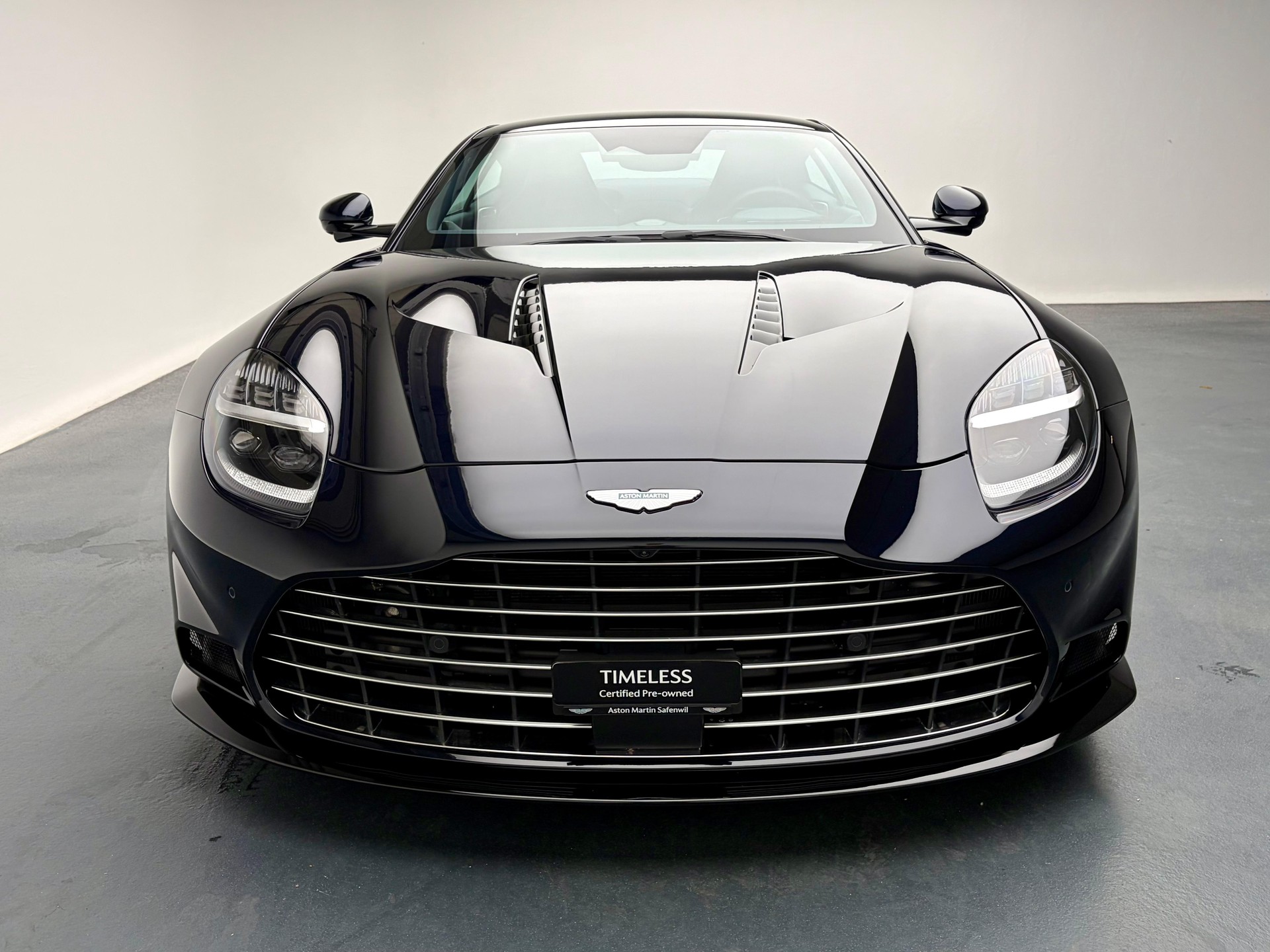ASTON MARTIN Vanquish 5.2 V12 Bi-Turbo-image-16