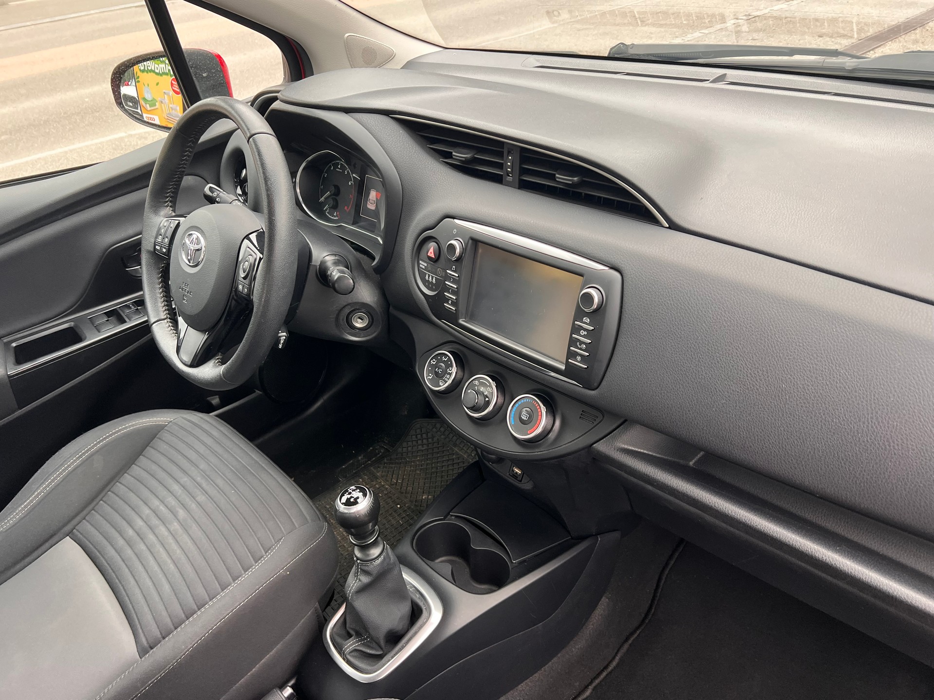 TOYOTA Yaris 1.5 Trend-image-7