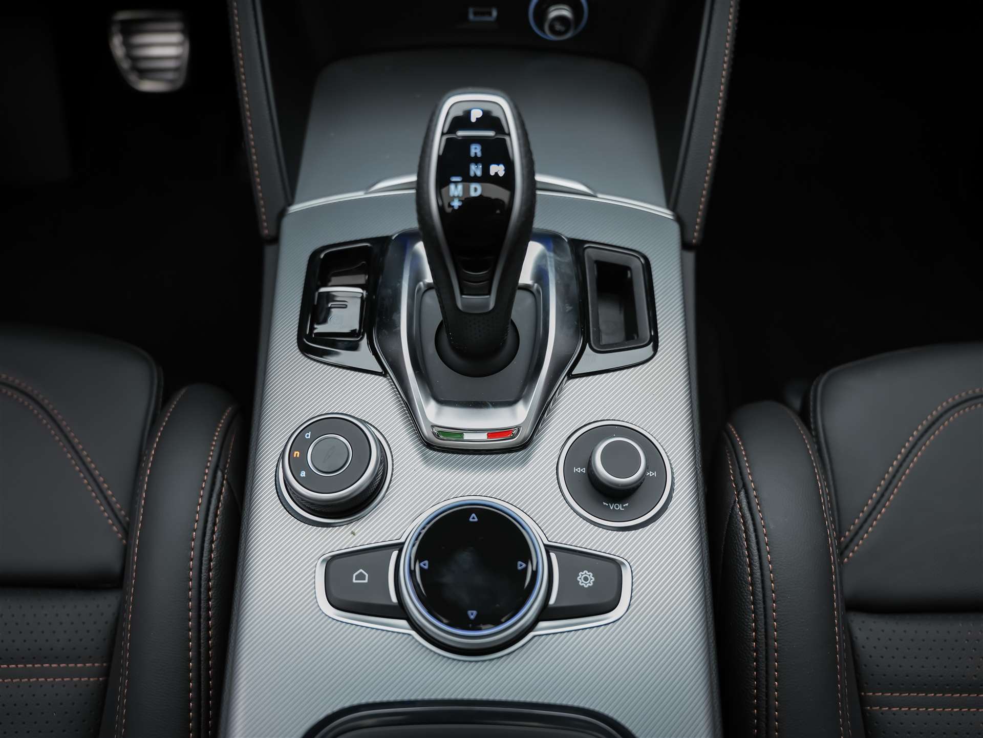 ALFA ROMEO Stelvio 2.0 Intensa Q4 AT8 *SOFORT Verfügbar*Werksgarantie*Panorama*Harman/Kardon*-image-23