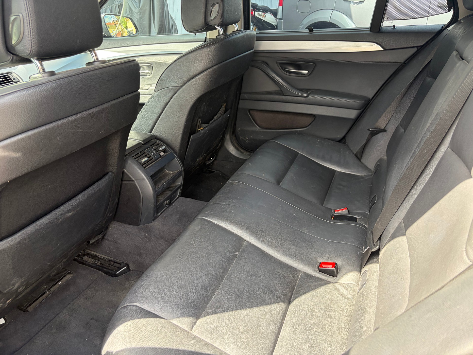 BMW 528i xDrive Touring Steptronic-image-12