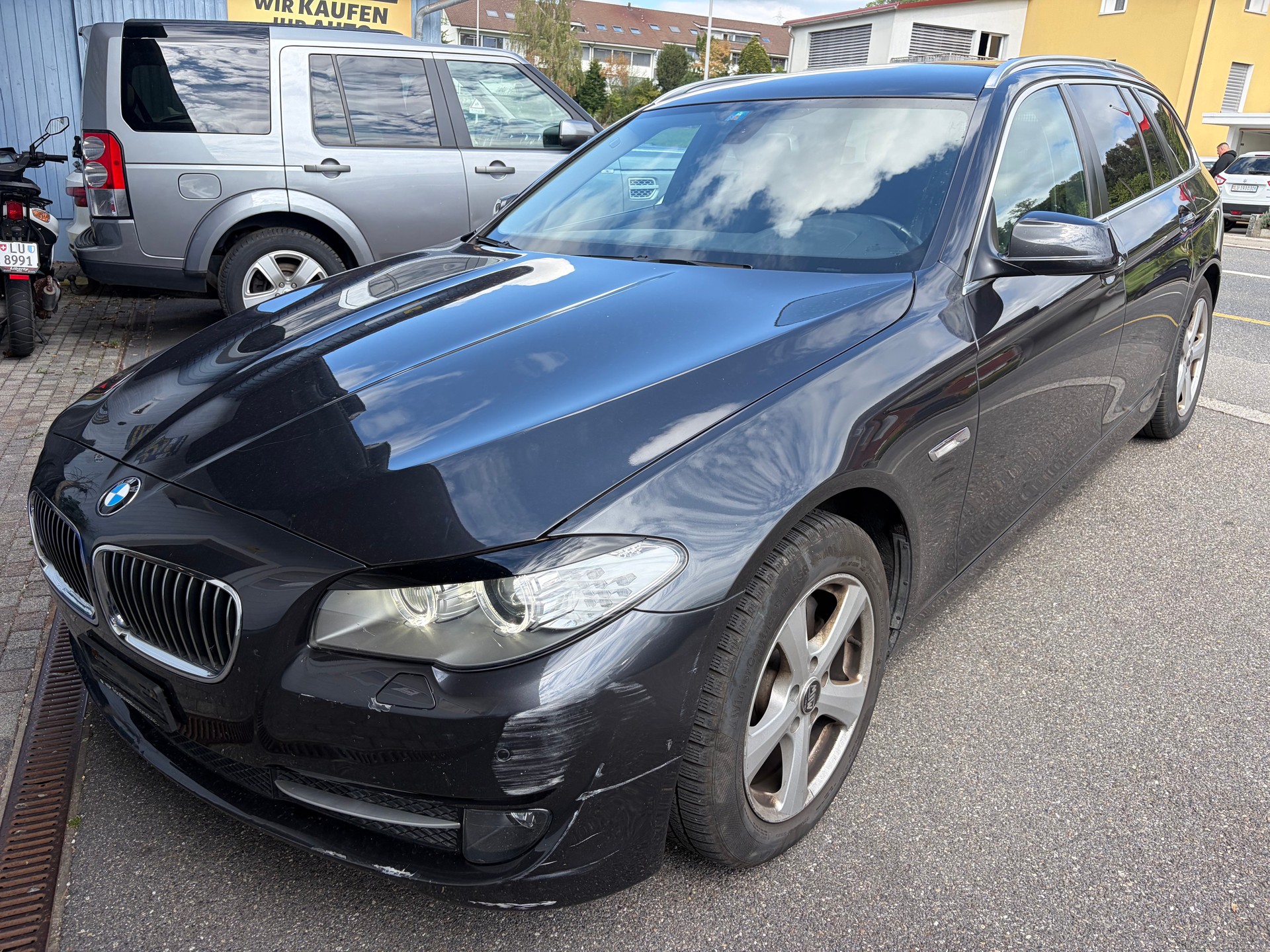 BMW 528i xDrive Touring Steptronic-showroom-element-2