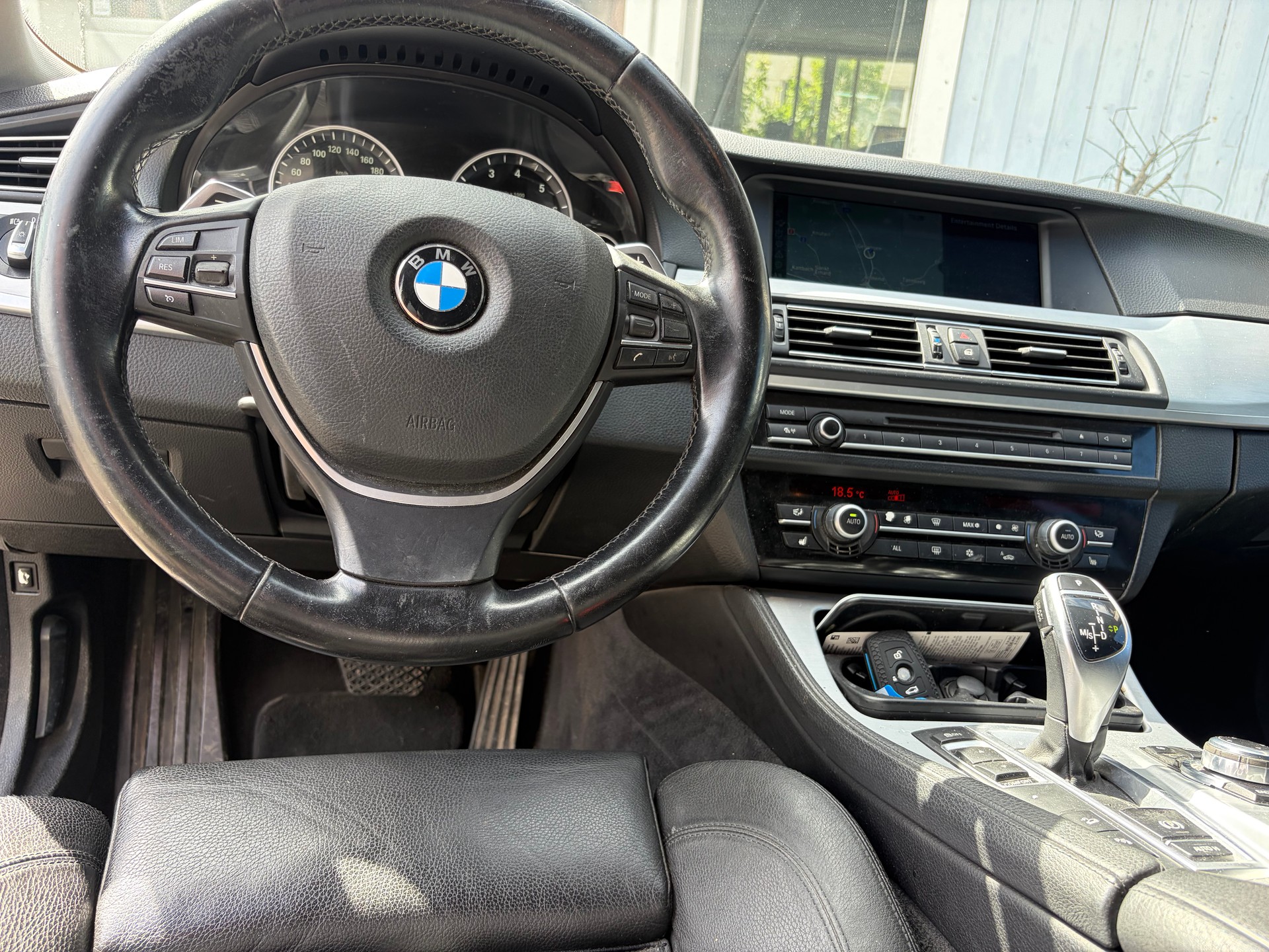 BMW 528i xDrive Touring Steptronic-image-8