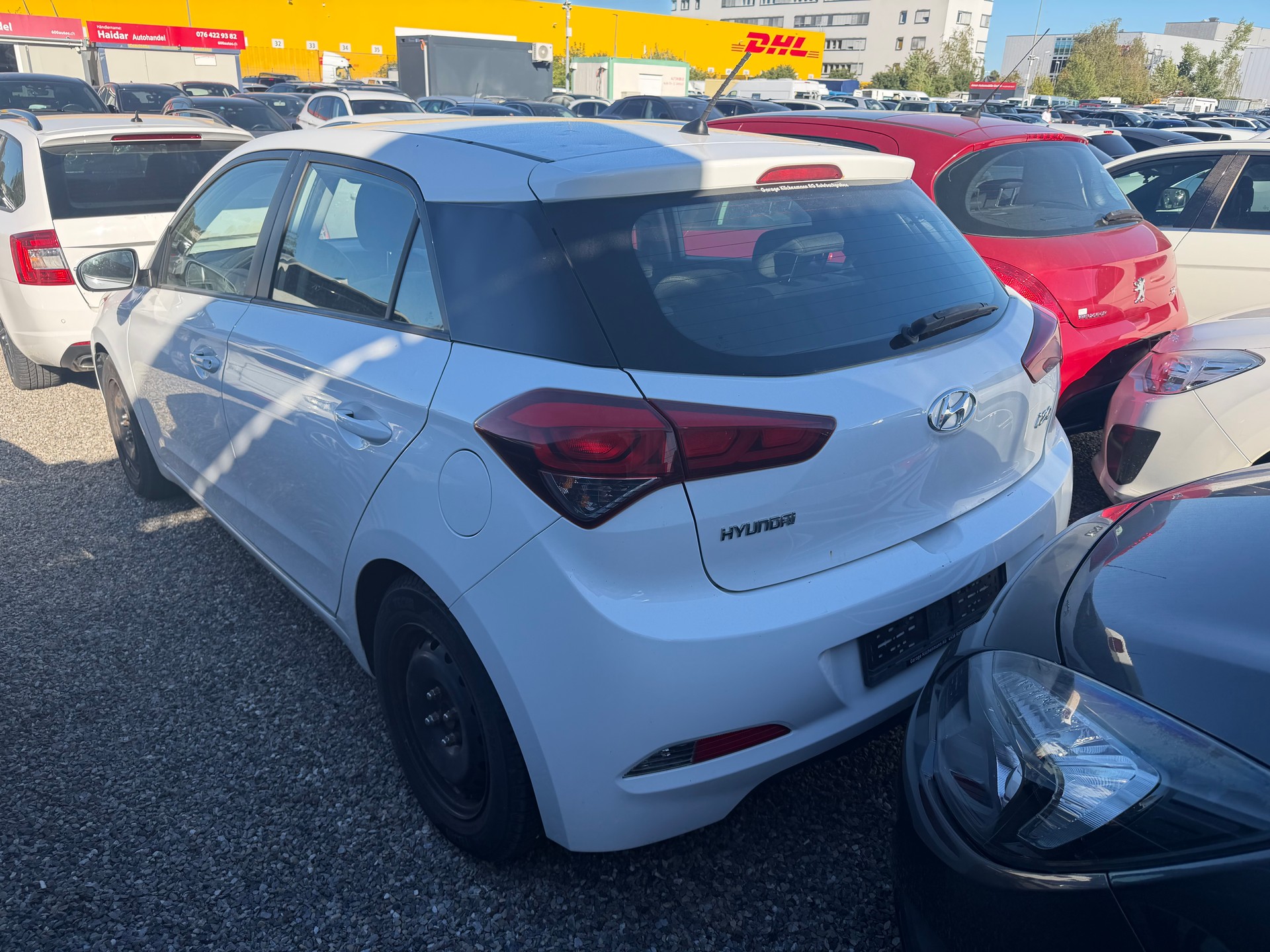 HYUNDAI i20-image-1