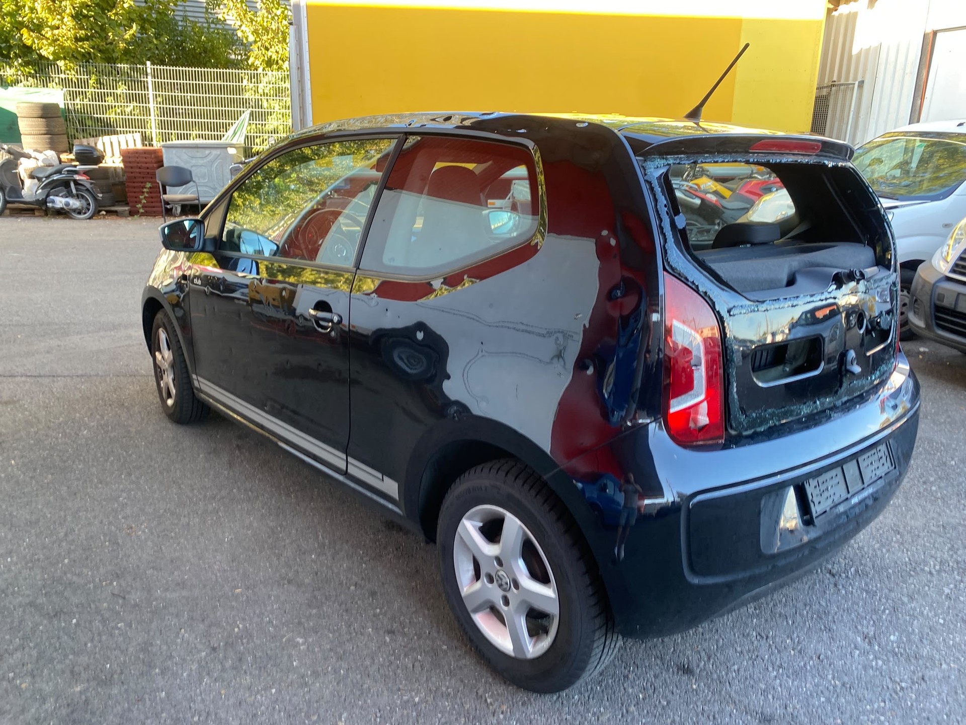 VW Up 1.0 move up-image-3