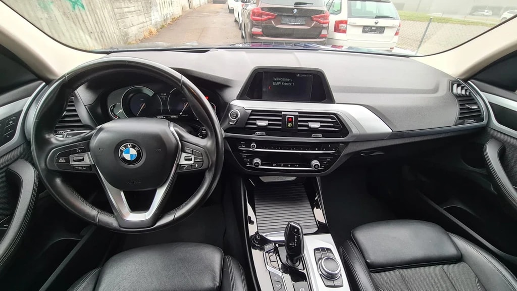 BMW X3 xDrive 20d Steptronic ** Teil-Leder ** Gr-Navi ** RF-Kamera ** Panorama-Glasdach ** LTZ MFK 06.06.2025 **-image-11