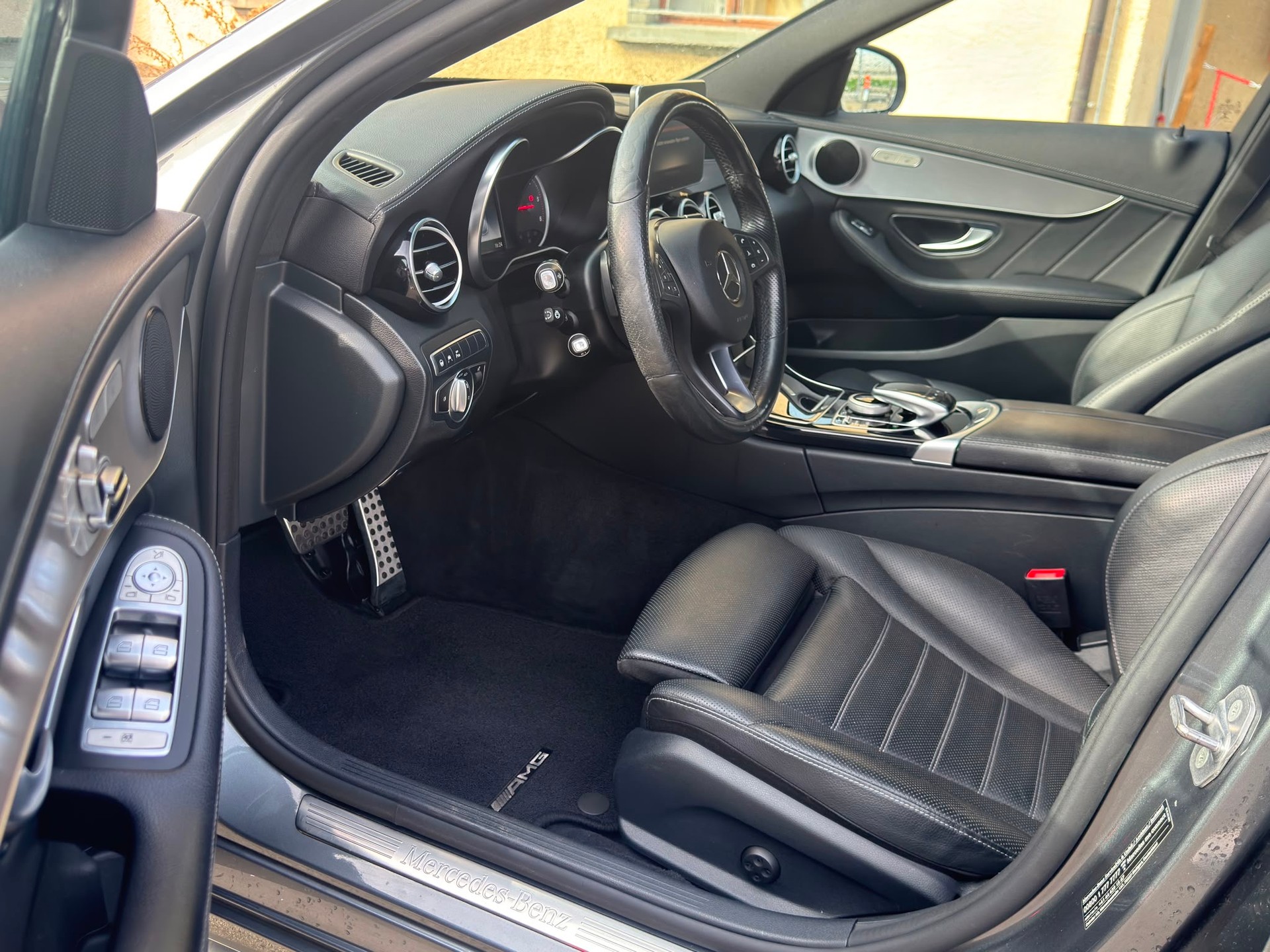 MERCEDES-BENZ C 250 d Swiss Star AMG Line 4Matic 9G-Tronic-image-8