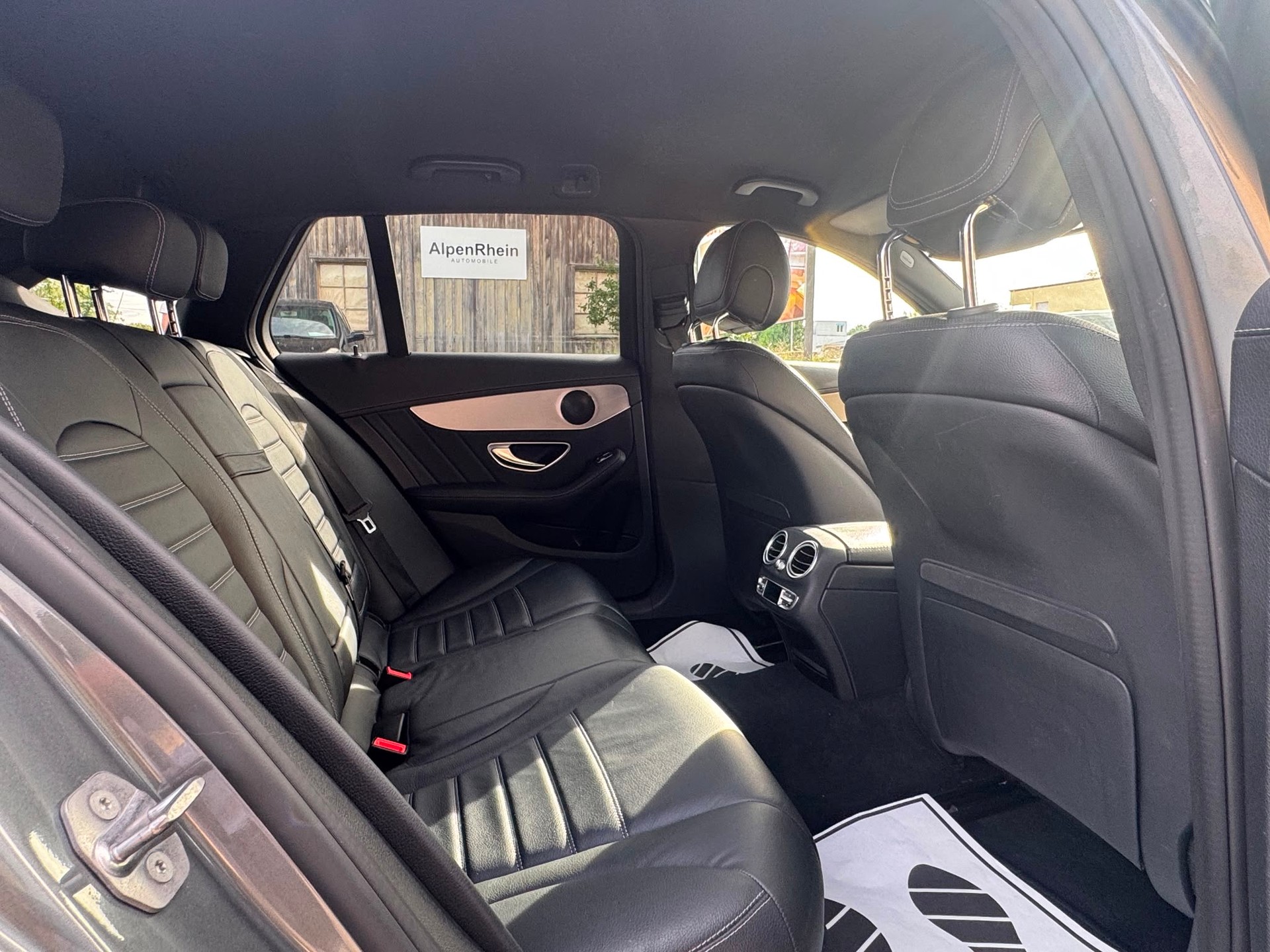 MERCEDES-BENZ C 250 d Swiss Star AMG Line 4Matic 9G-Tronic-image-14