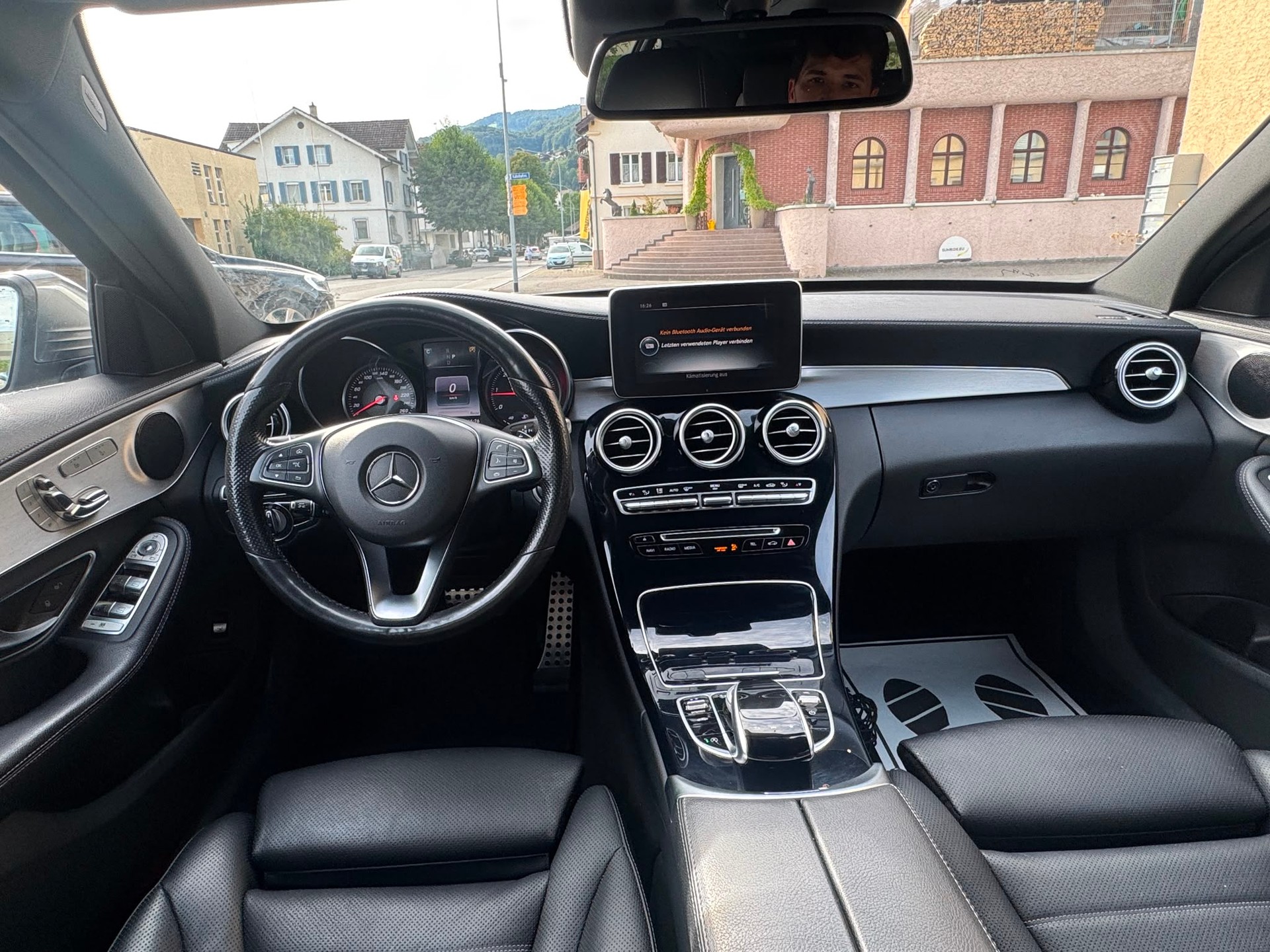 MERCEDES-BENZ C 250 d Swiss Star AMG Line 4Matic 9G-Tronic-image-9