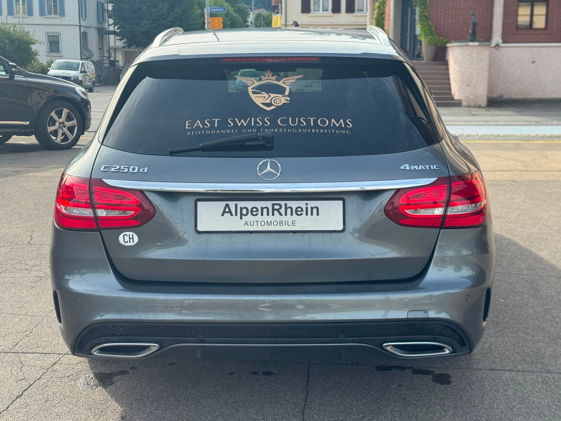 MERCEDES-BENZ C 250 d Swiss Star AMG Line 4Matic 9G-Tronic-image-3