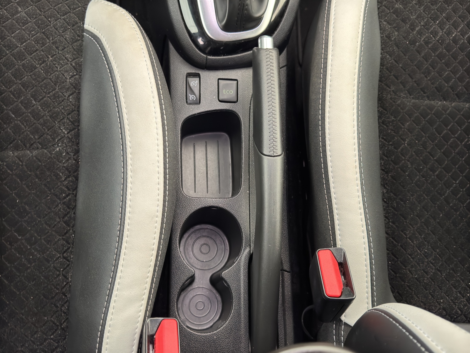 RENAULT Clio 1.2 TCe 120PS 90th Anniv. S/S *Automat*-image-17