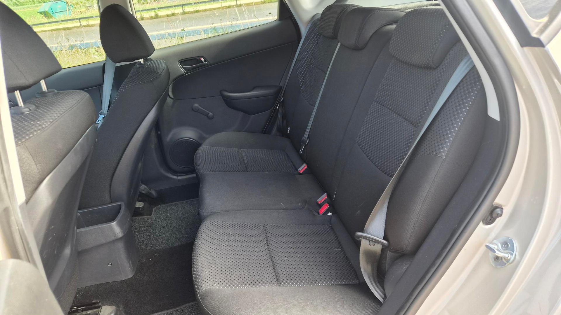 HYUNDAI i30 1.4 Comfort-image-7
