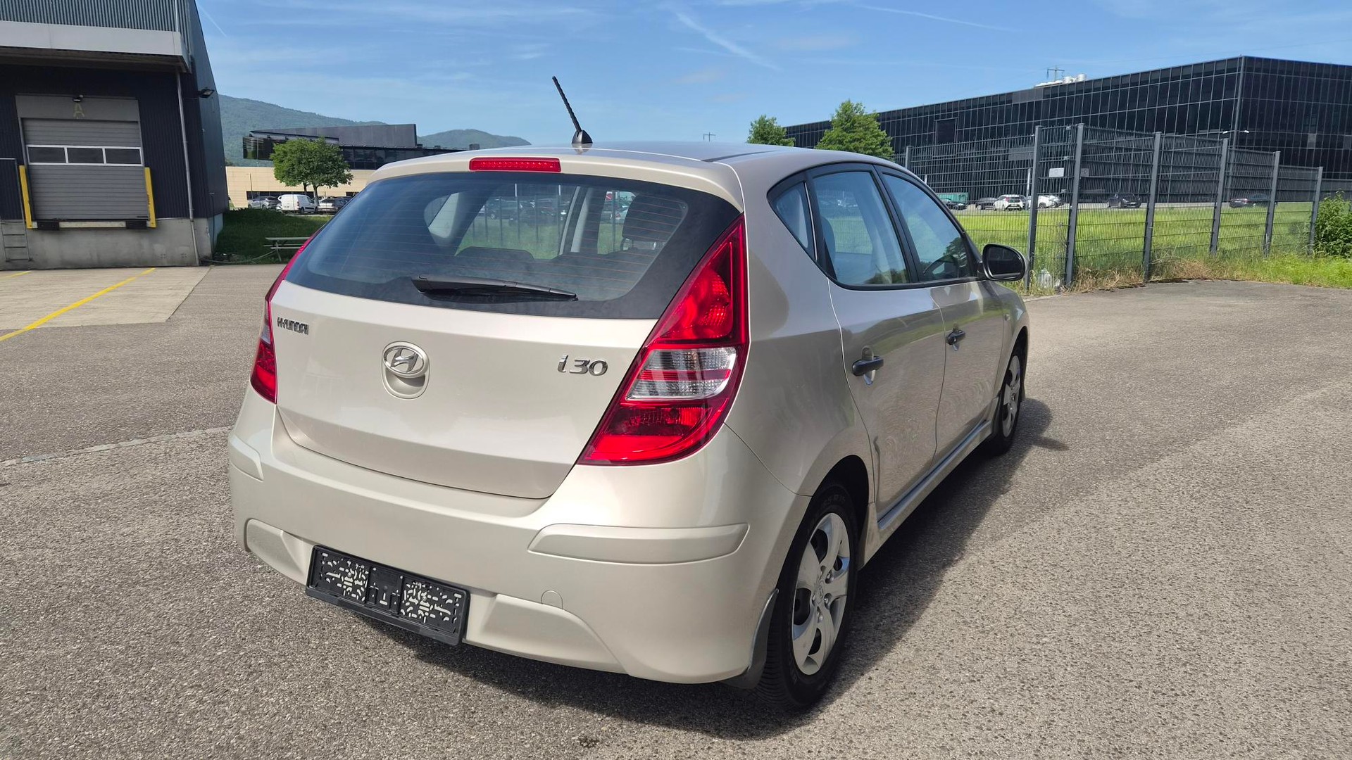 HYUNDAI i30 1.4 Comfort-image-3