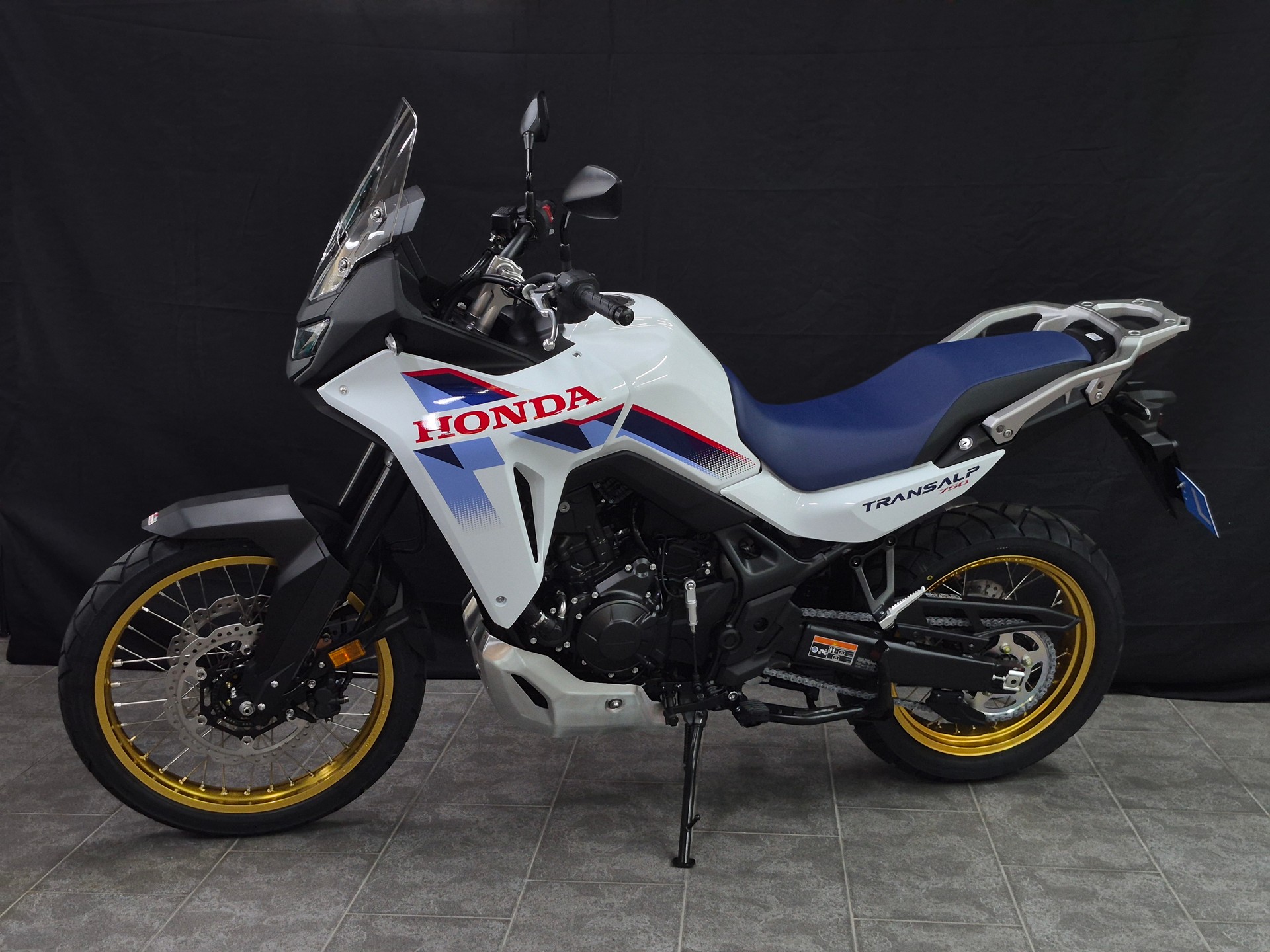 HONDA XL 750 Transalp E-Clutch-showroom-element-3