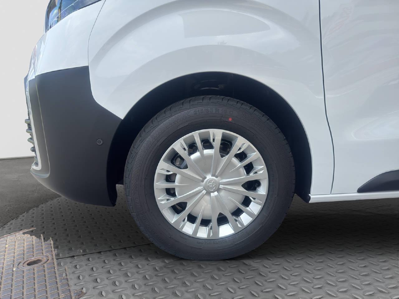 TOYOTA PROACE Van L2 2.0 D Advanced-image-8