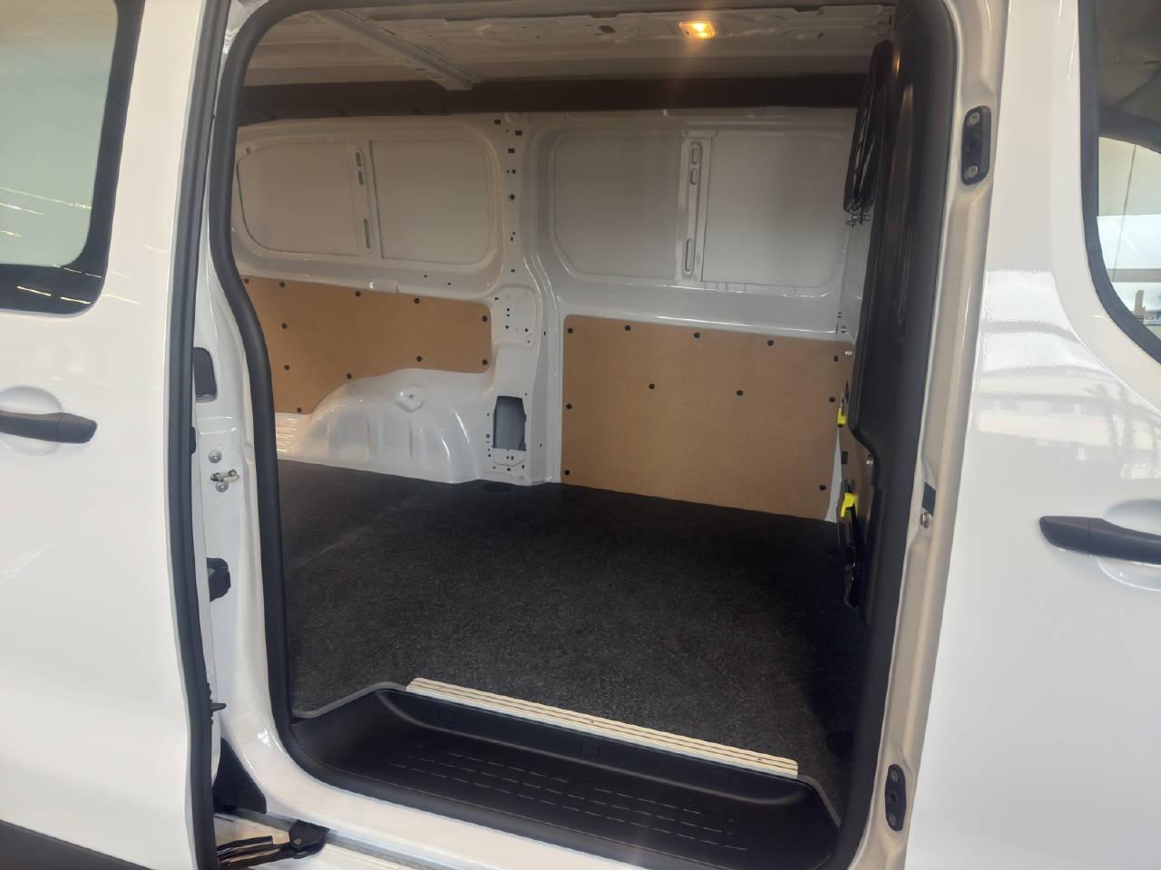 TOYOTA PROACE Van L2 2.0 D Advanced-image-10