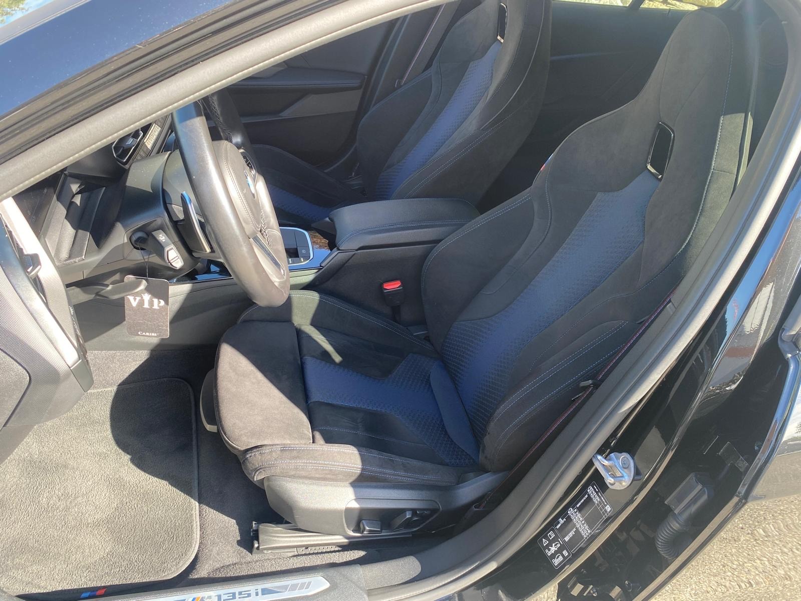 BMW M135i xDrive Steptronic-image-10