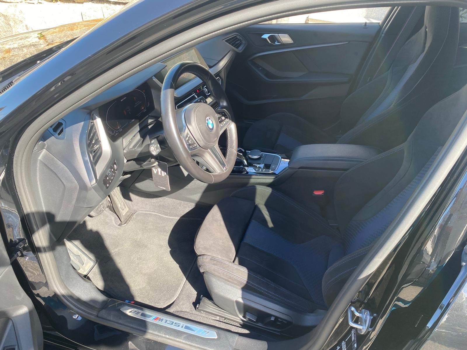 BMW M135i xDrive Steptronic-image-9