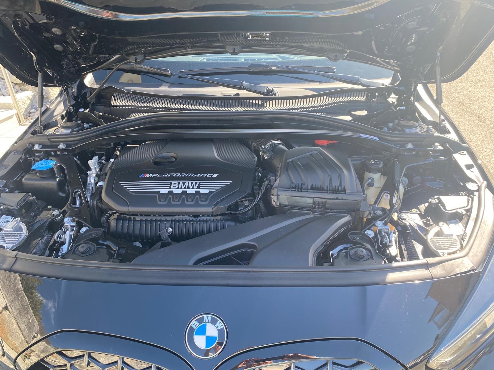 BMW M135i xDrive Steptronic-image-15